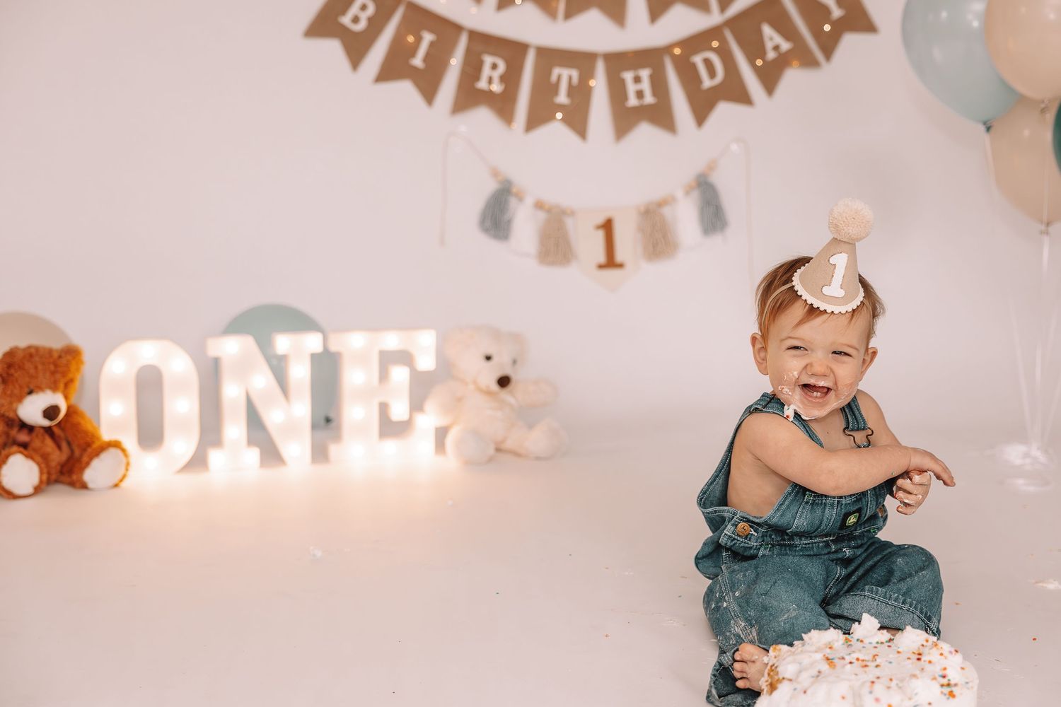 1 yr old studio session. smash cake. happy birthday