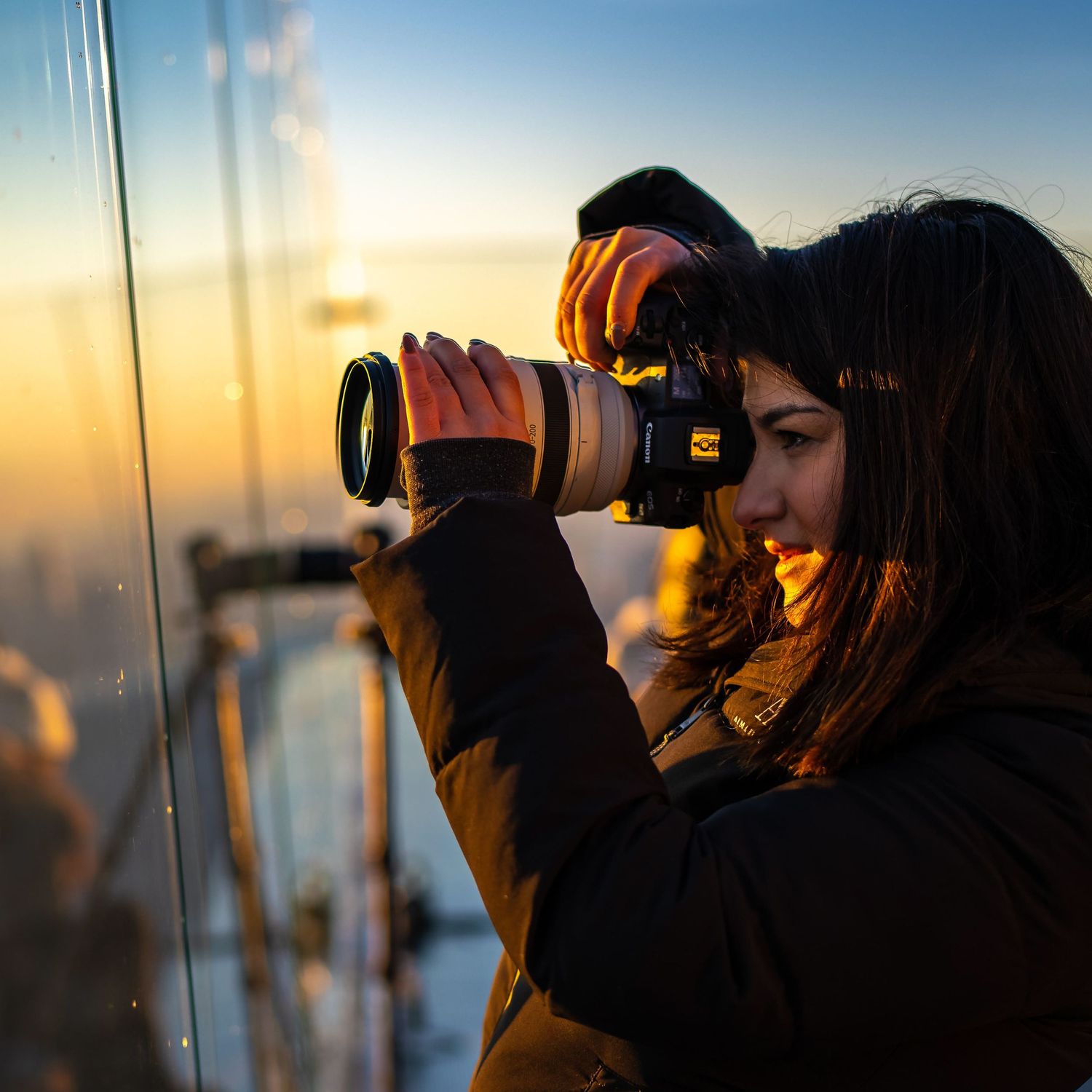 Nazli Zeynep Karabulut is a NYC/NJ-based photographer, journalist, and storm chaser capturing cinematic, story-driven visuals.