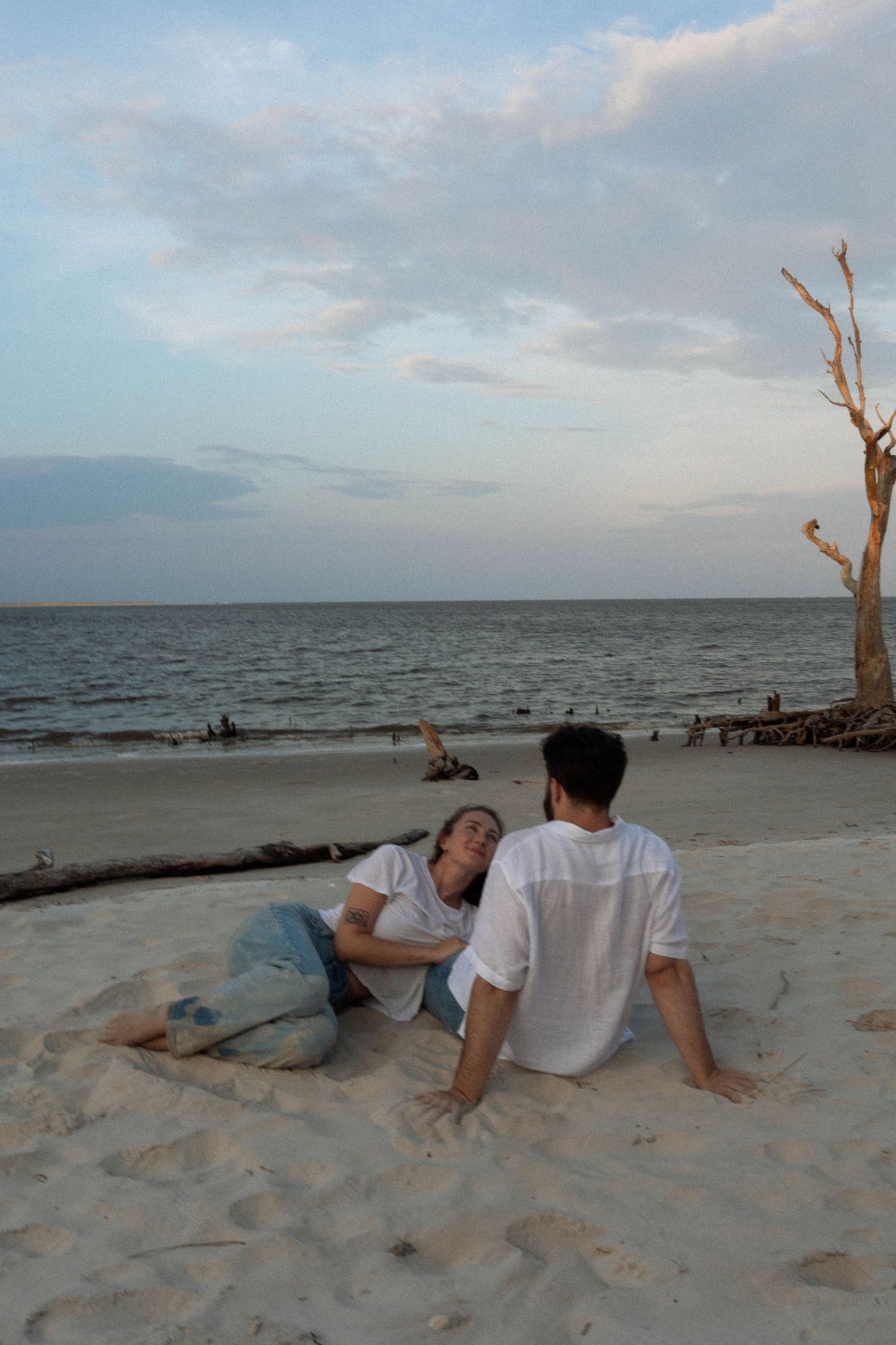romantic florida engagement photoshoot