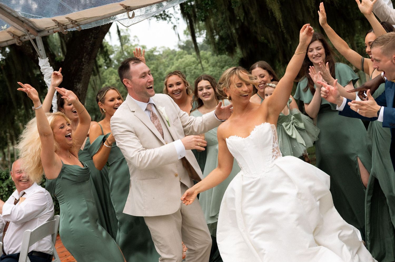 Sydonie Mansion rainy day wedding photographer