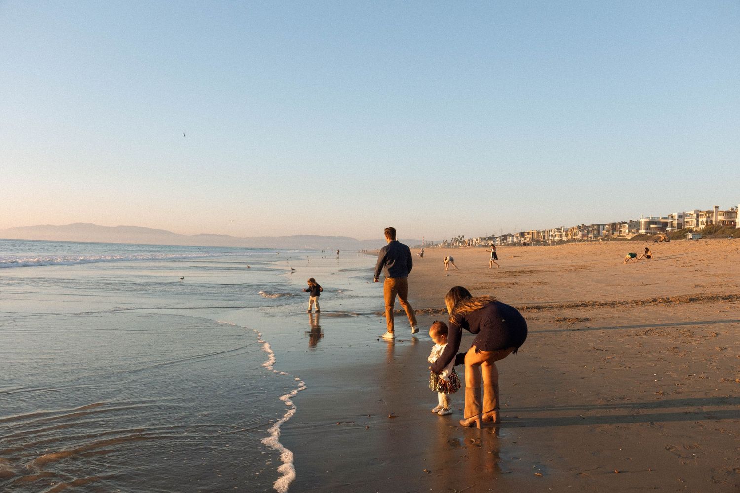 Los Angeles beachside family photoshoot