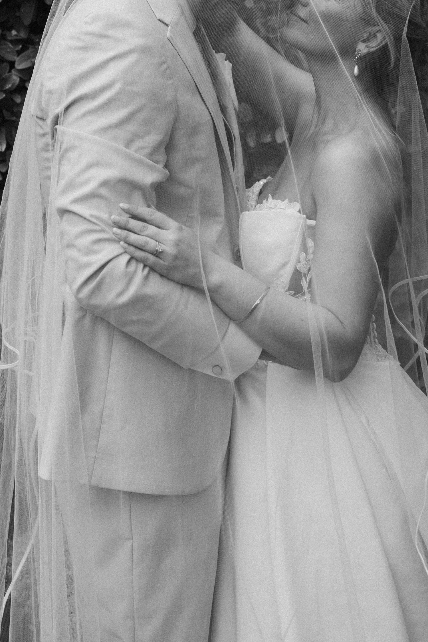 Sydonie Mansion bride and groom photos