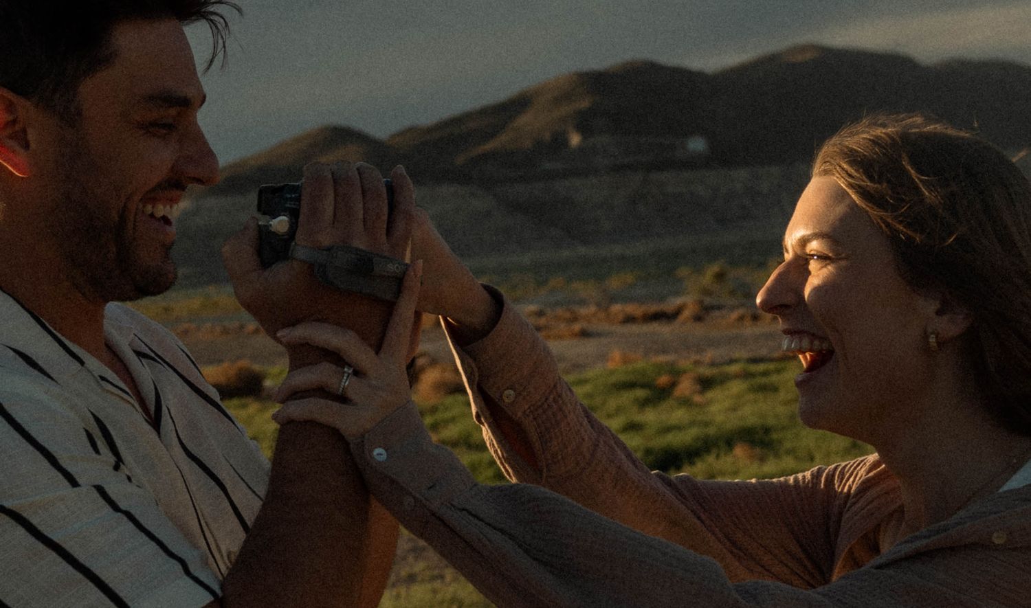 candid couples photographer