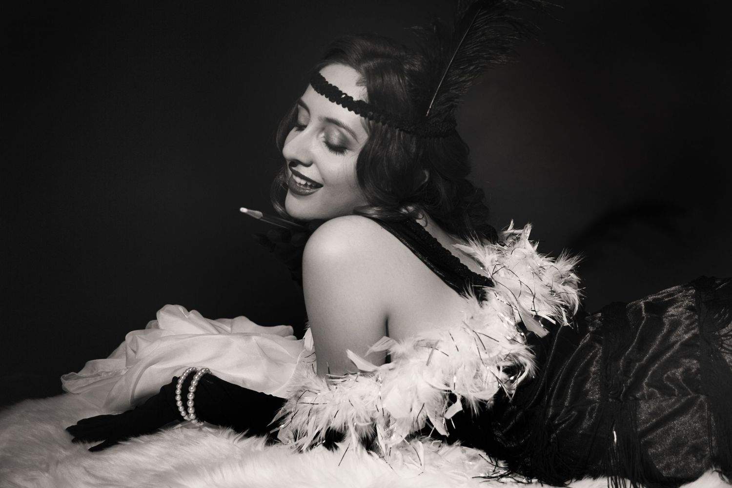 20's flapper girl inspired portrait session