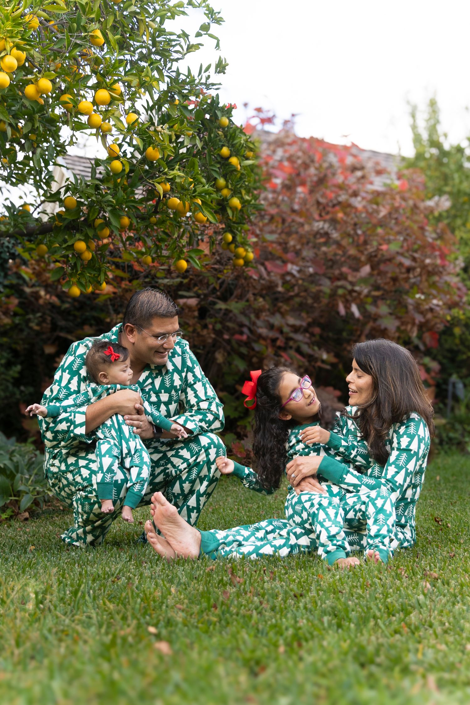 Outdoor family session in the client's backyard
