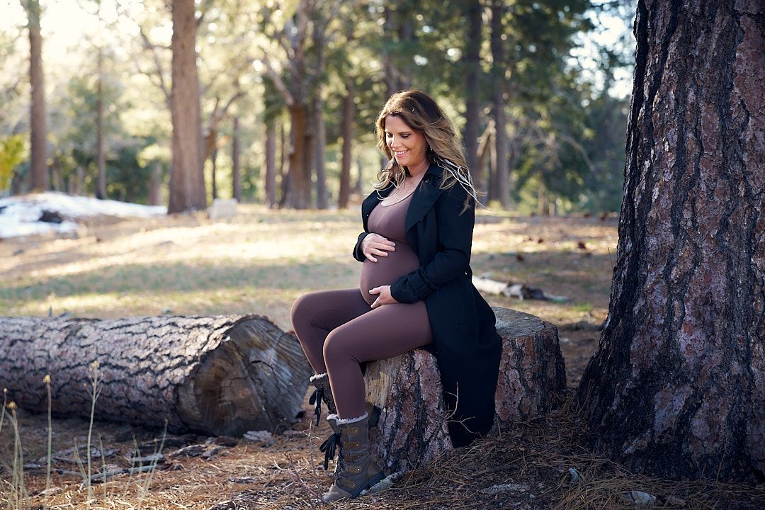 Maternity photoshoot by Travis Sean Studios