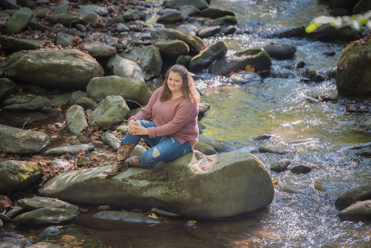 galtinburg school pictures photographers of a High School senior on rock in the Great Smoky Mountains.