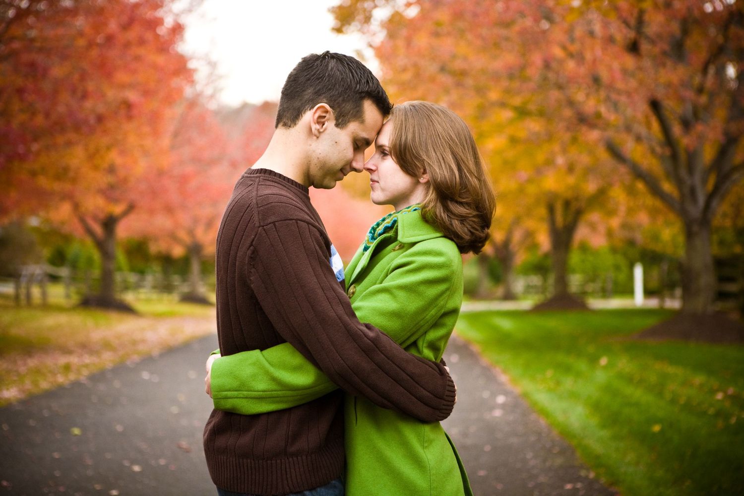 Young couple in the fall in Philadelphia surburbs