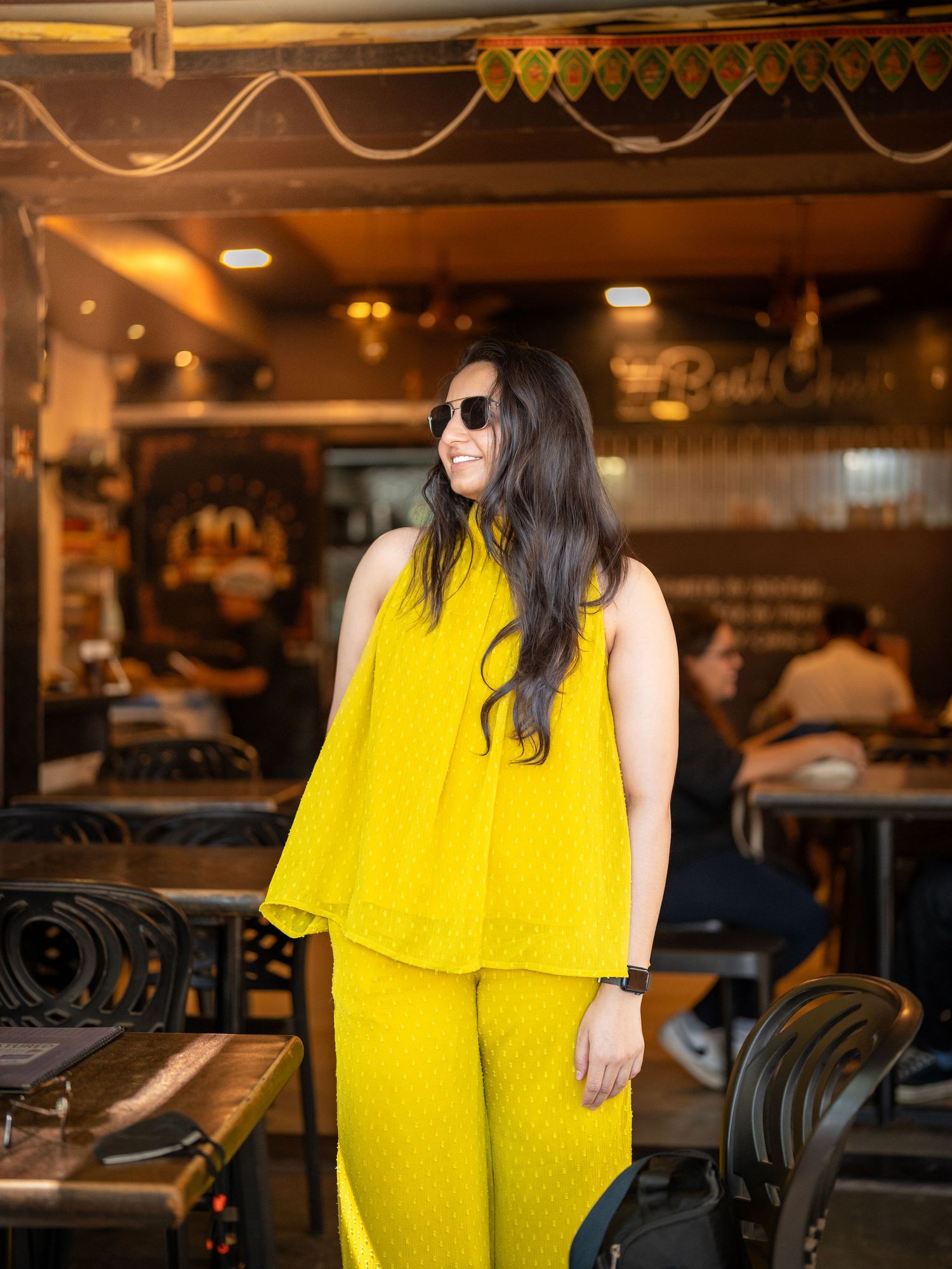 A young women in a cafe