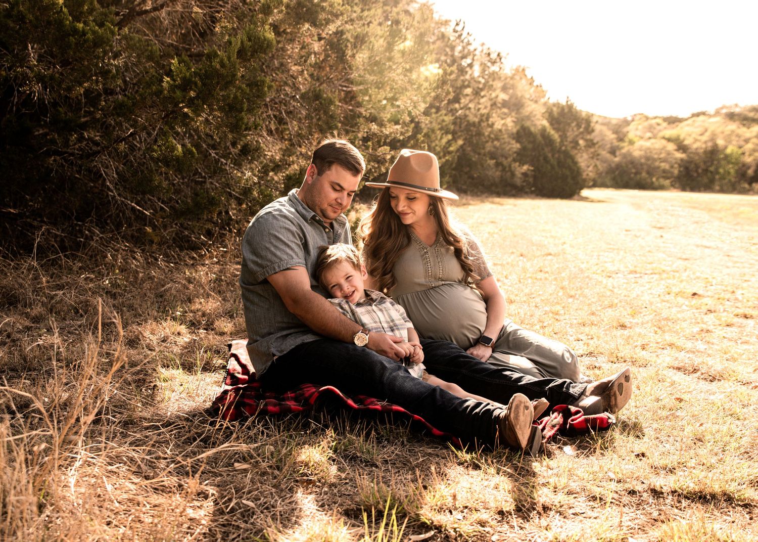 Celebrate your pregnancy with a beautiful maternity photo session in Helotes, San Antonio, Boerne area.