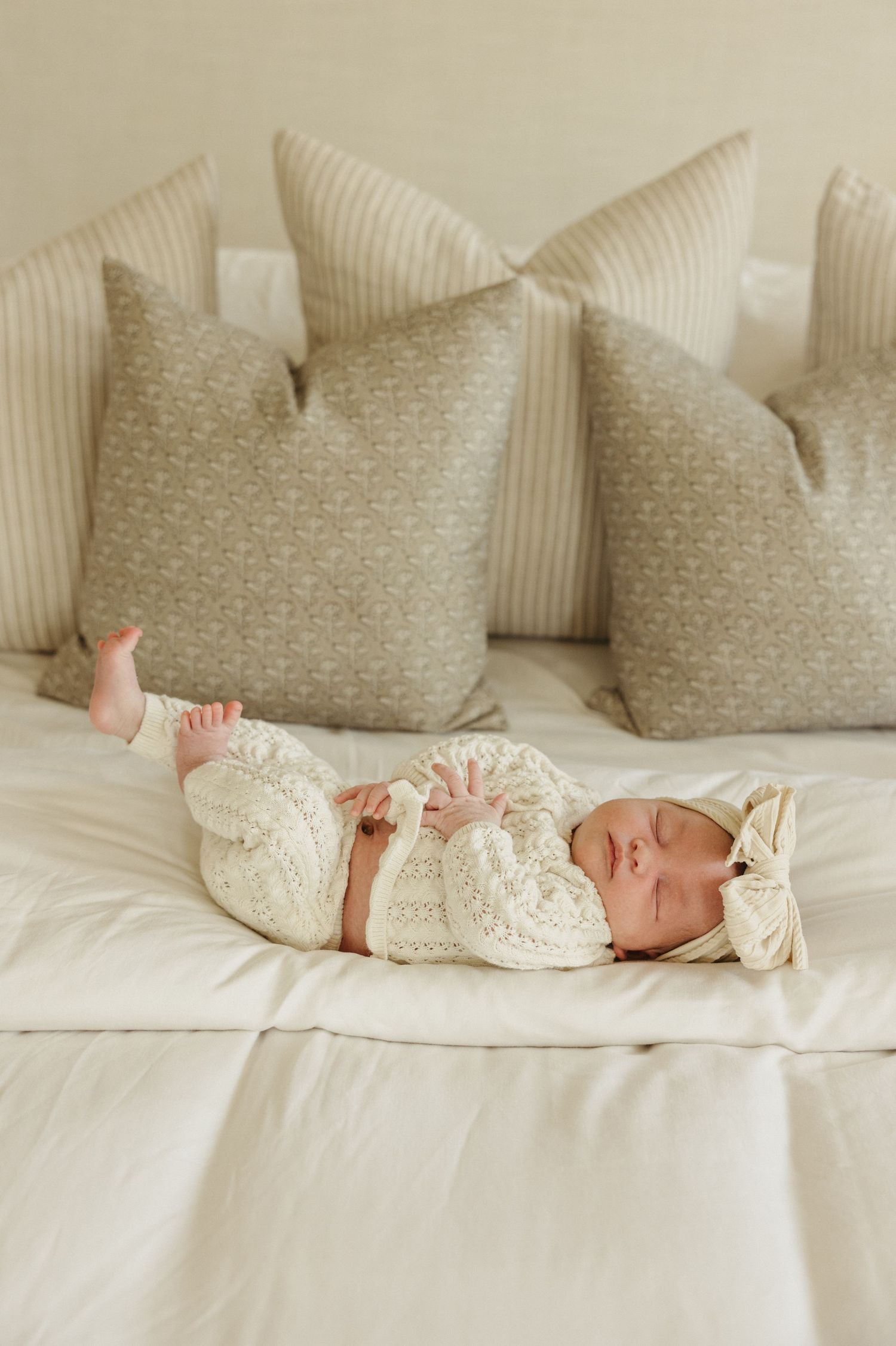 Maternity, Newborn, and Family Photographer based in Phoenix, Arizona. Natural light photographer. Outdoor photographer. Motherhood.