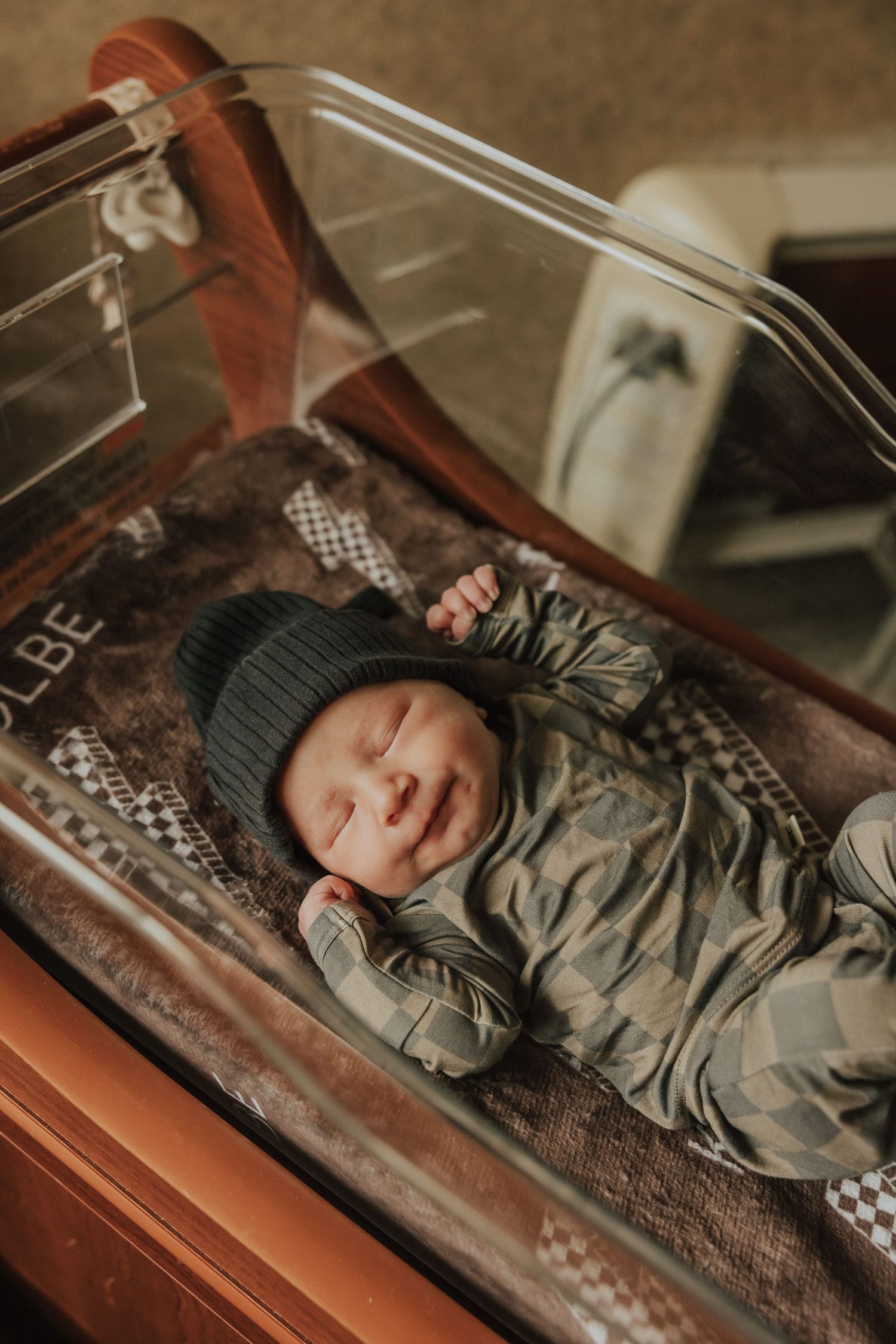 Maternity, Newborn, and Family Photographer based in Phoenix, Arizona. Natural light photographer. Outdoor photographer. Motherhood.