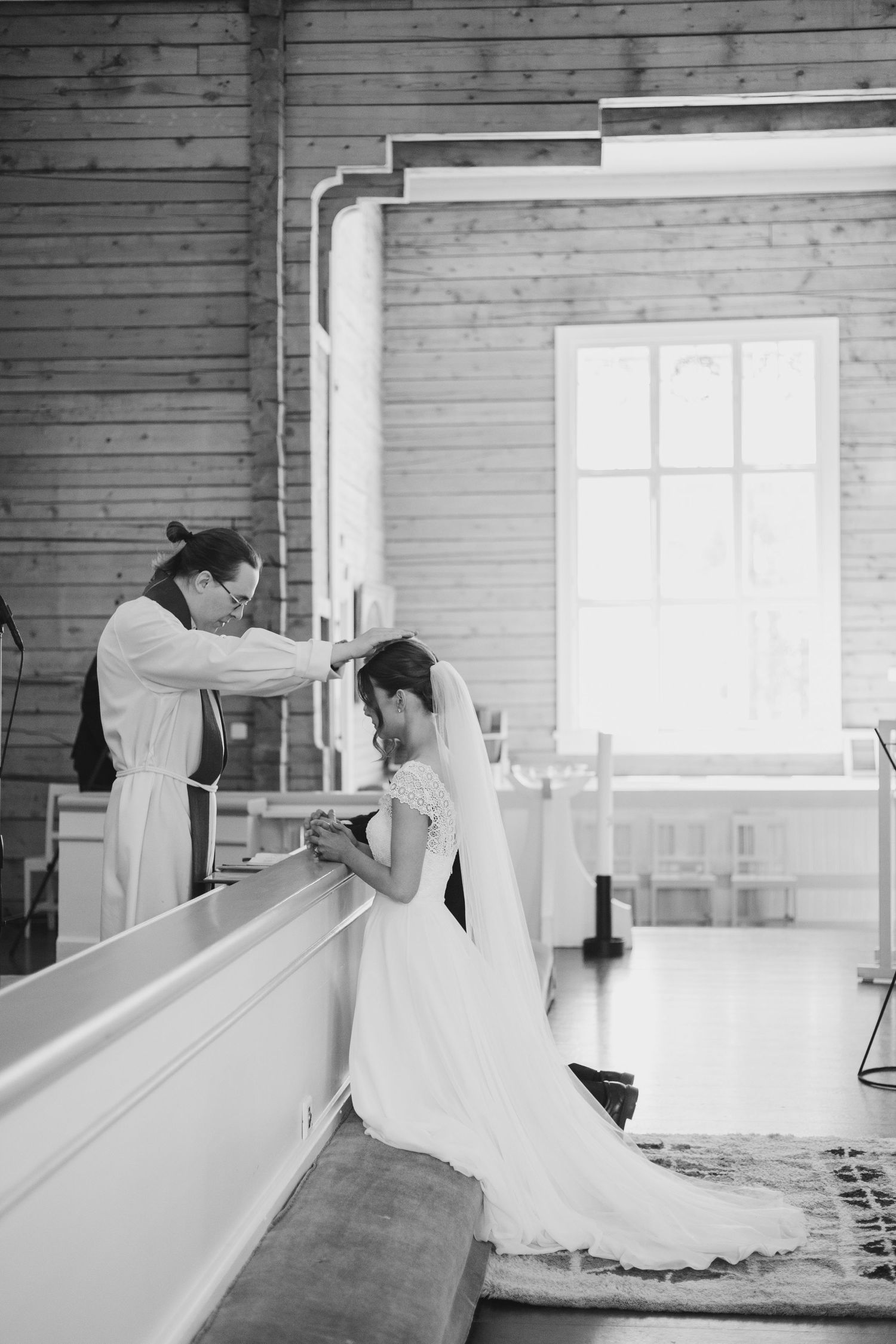 Hääkuvaaja Oulussa. Romanttista ja luonnollista hääkuvausta aidoista hetkistä ja tunteista.