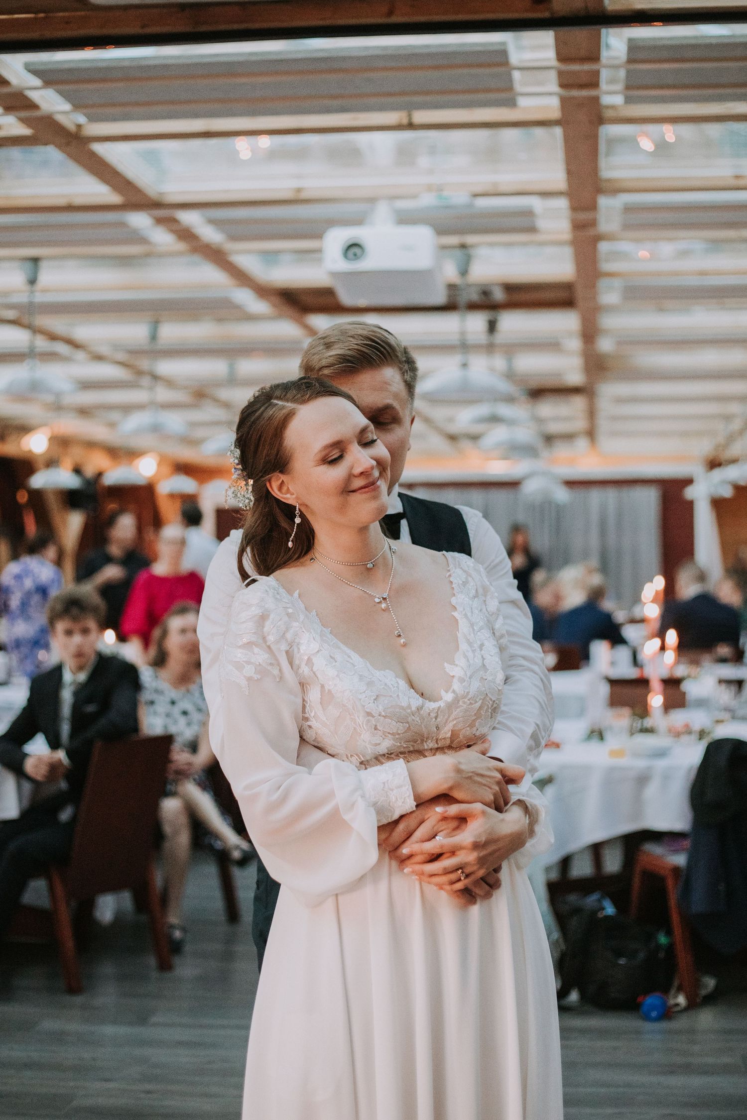 Hääkuvaus Oulu hääkuvaaja dokumentaarinen hääkuvaus roosakphotography roosa k photography  potrettikuvaus häät maikkulan kartano