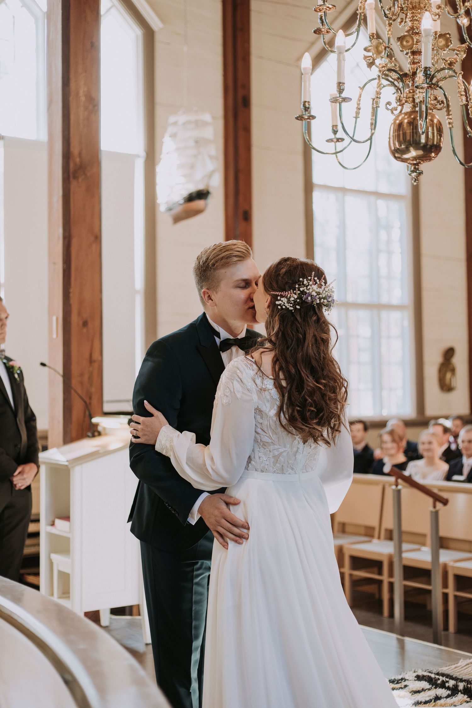 Hääkuvaus Oulu hääkuvaaja dokumentaarinen hääkuvaus roosakphotography roosa k photography  potrettikuvaus häät maikkulan kartano
