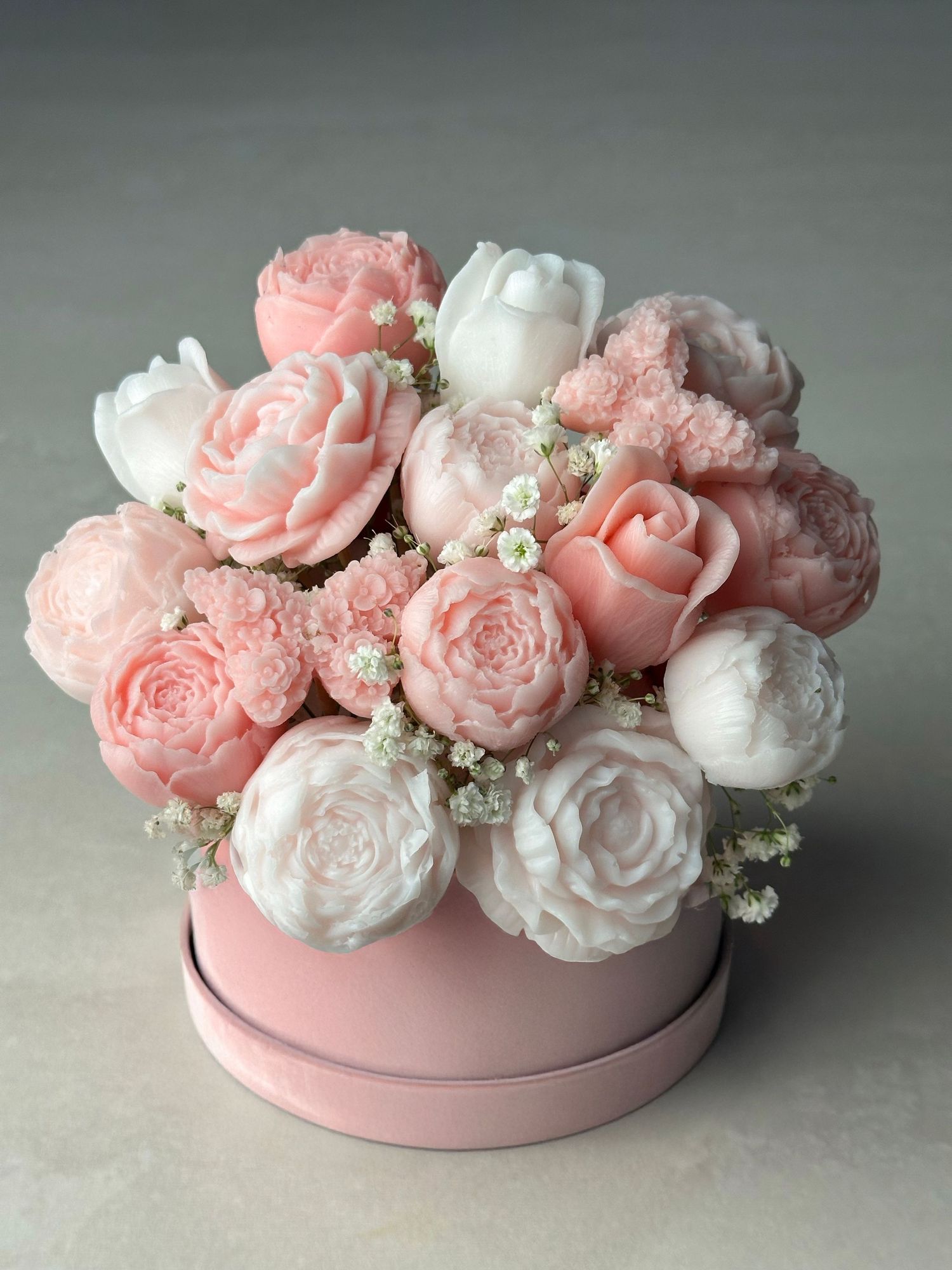 Aranjament floral handmade din sapun cu un miros divin