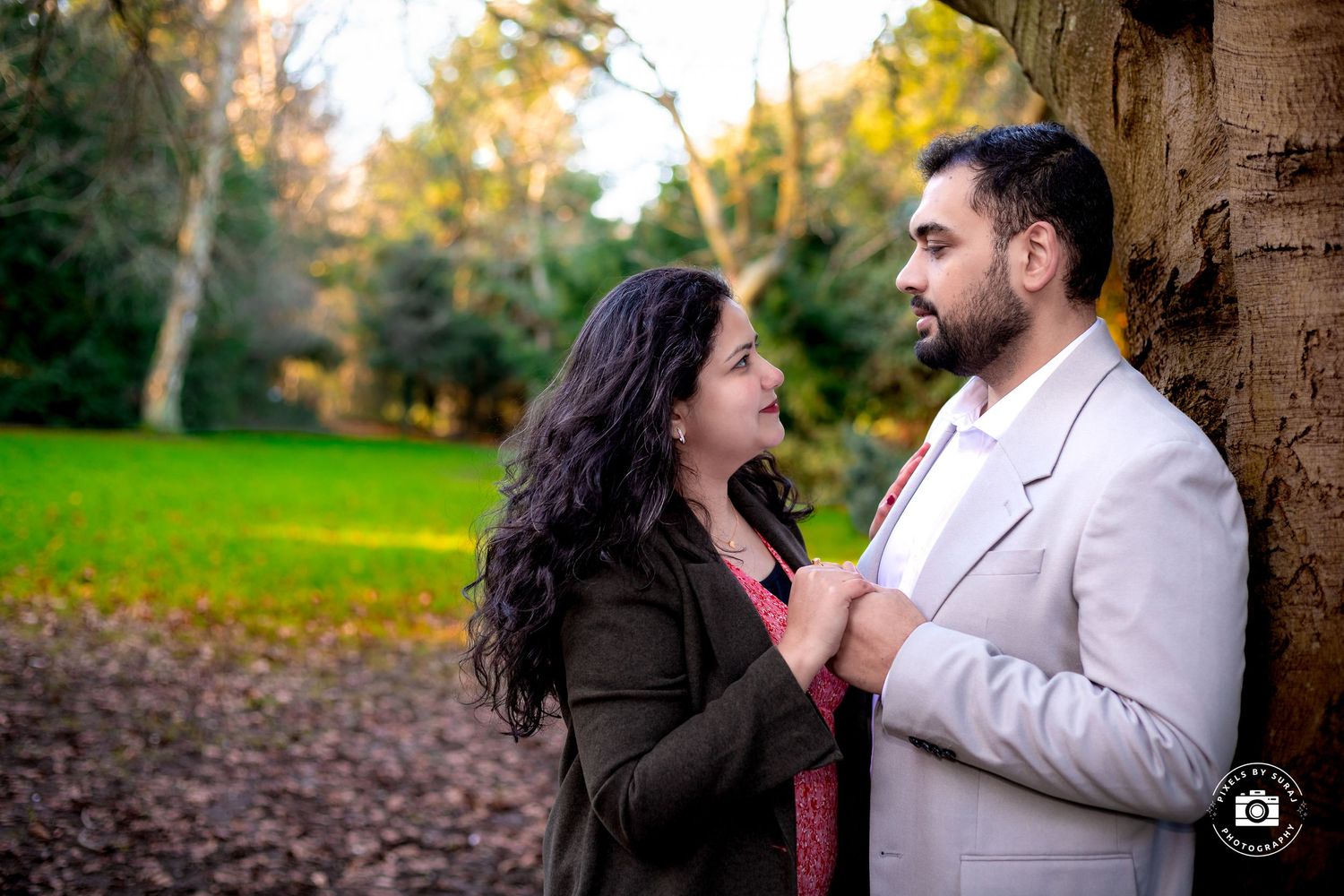 Couple pre-wedding photoshoot in Dublin park
