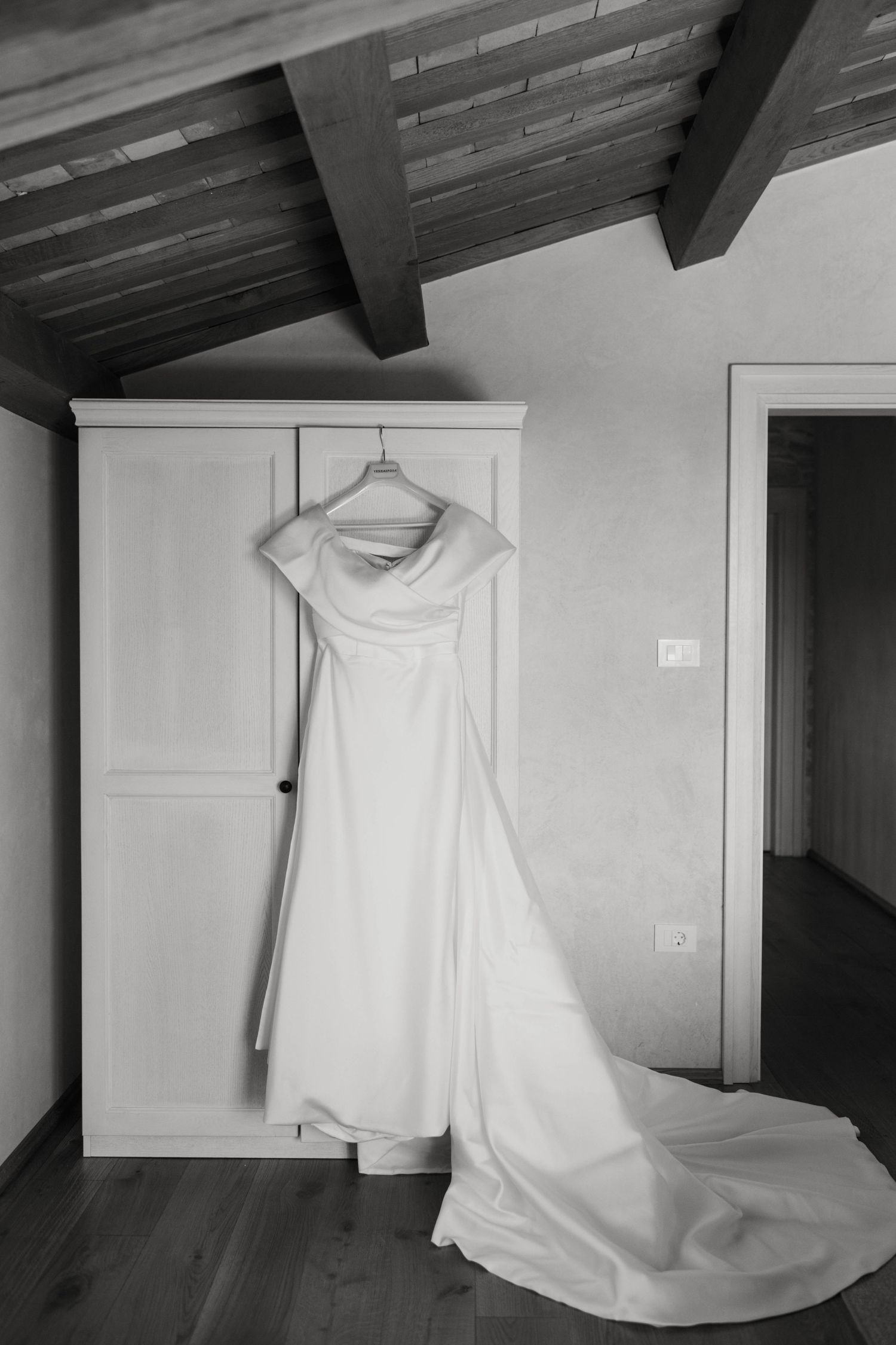 Wedding Photography Istria, Croatia, Wedding photographer Croatia, Rovinj Wedding Photography, Paladnjaki wedding, getting ready photography