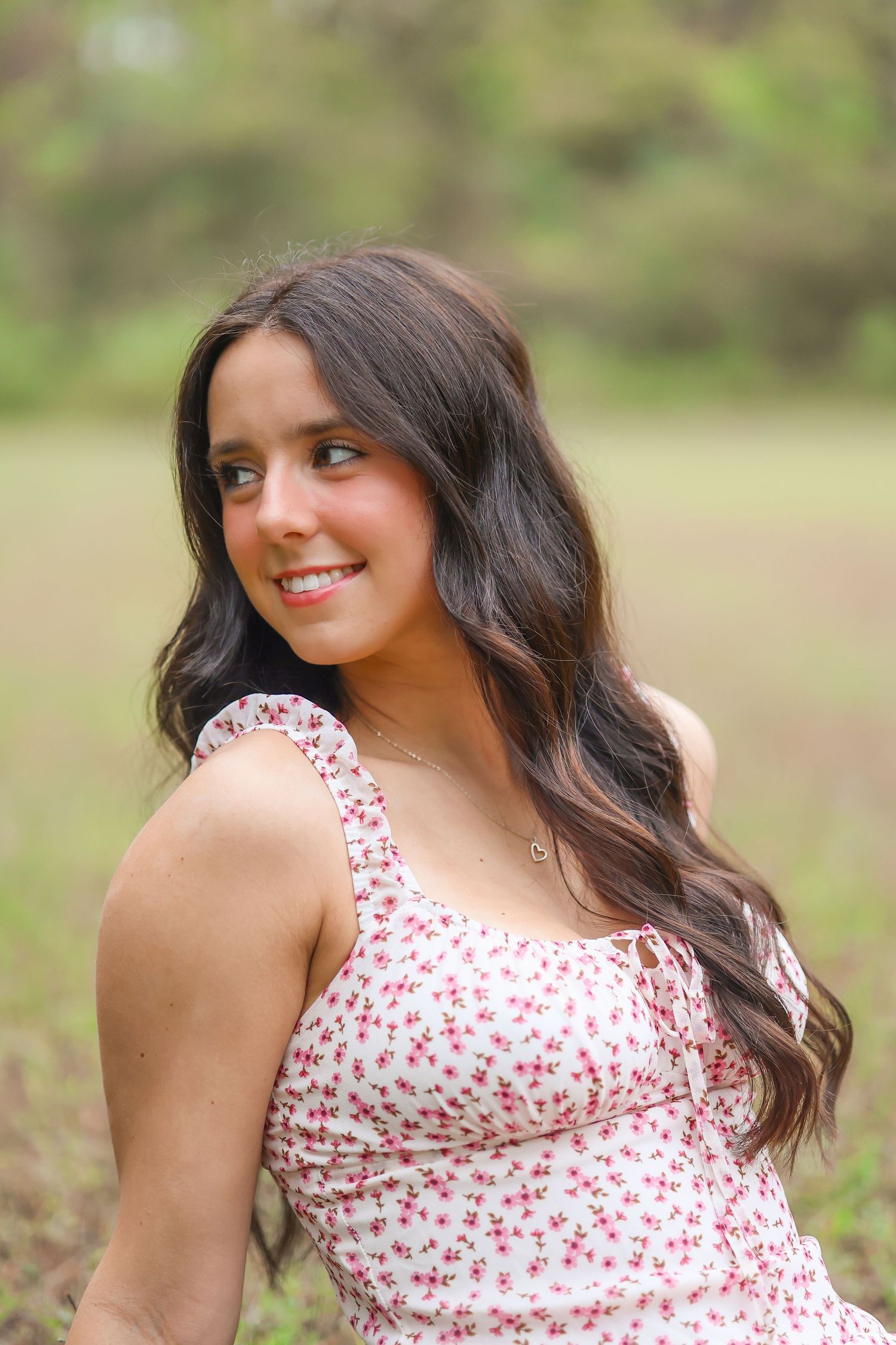 seniors, graduate photos, outdoors pictures, raleigh photographer, fayettville, johnston county senior photographer