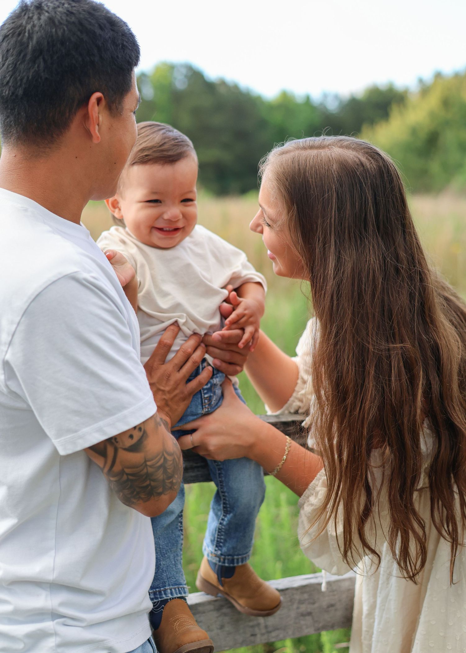 mommy and me photos, family pictures, little kid smiling, fun family pictures