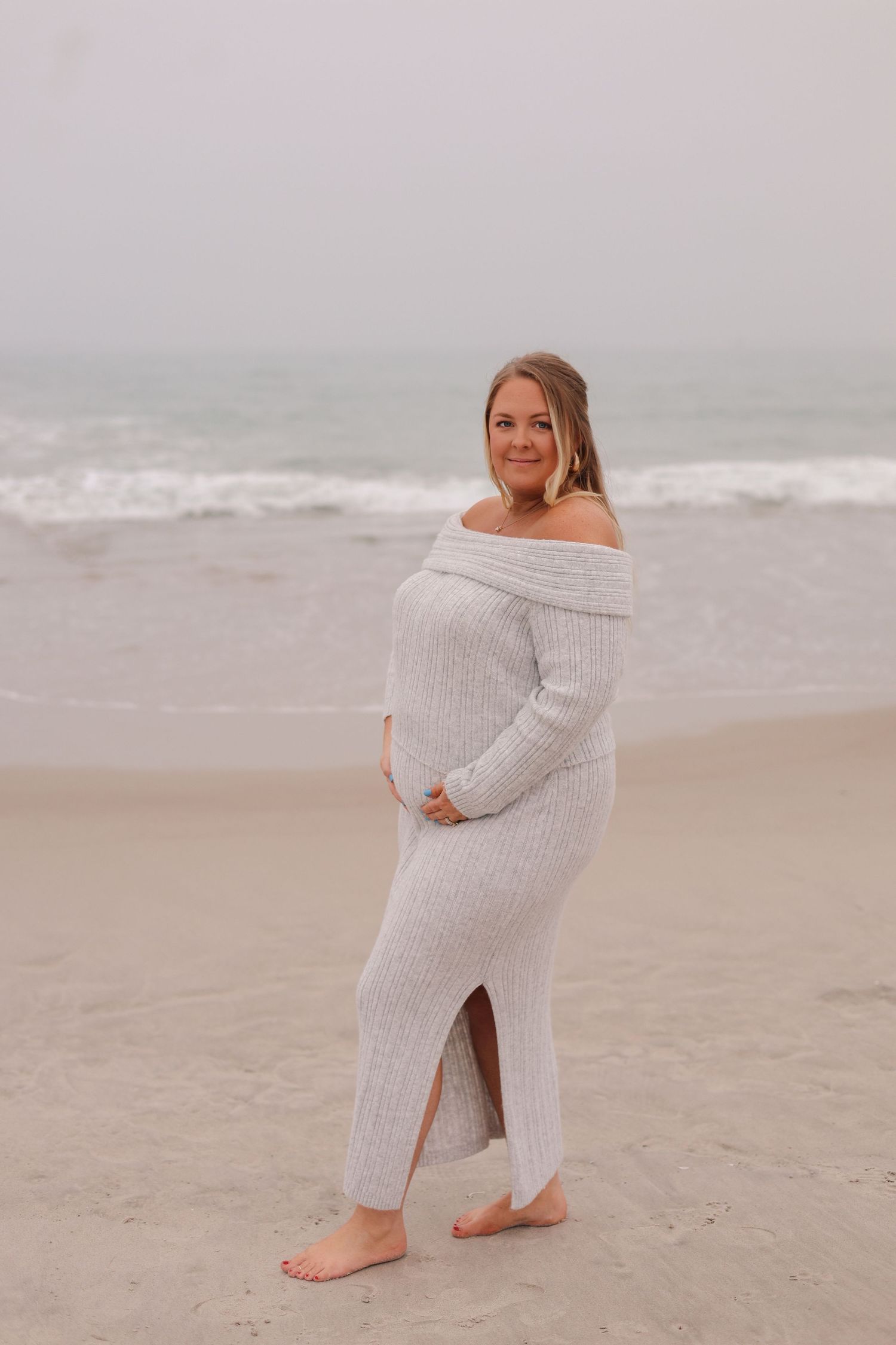 Wrightsville beach, announcement pictures, pregnancy announcement photography, beach pictures