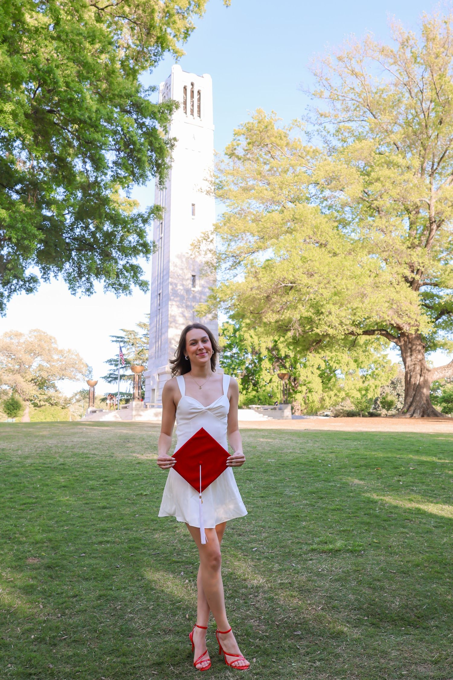 graduation photos, NC state grad raleigh graduates senior photos outdoor graduation images natural light photography bright true to color