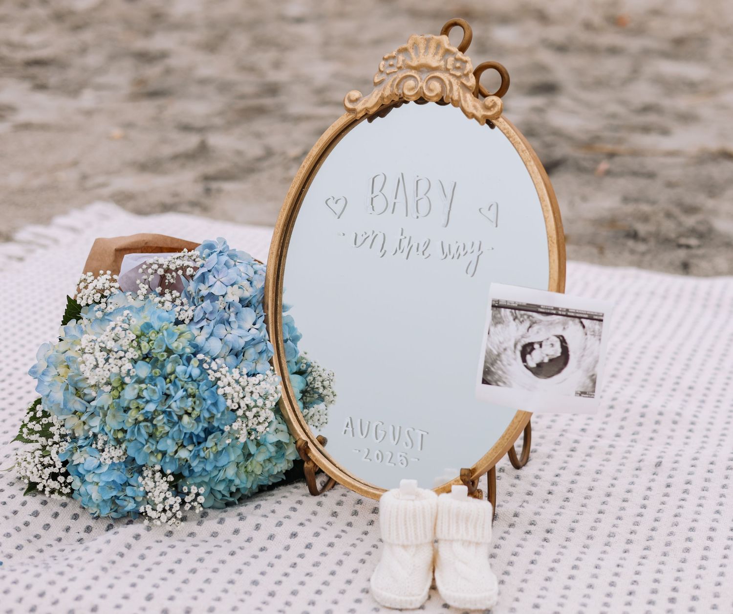 Wrightsville beach, announcement pictures, pregnancy announcement photography, beach pictures