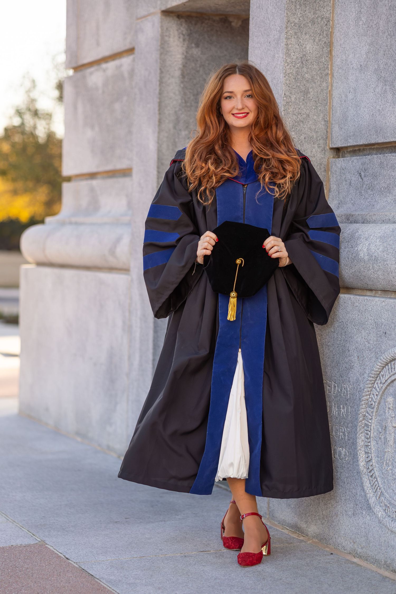 graduation photos NC state grad raleigh graduates senior photos outdoor graduation images natural light photography bright true to color unc