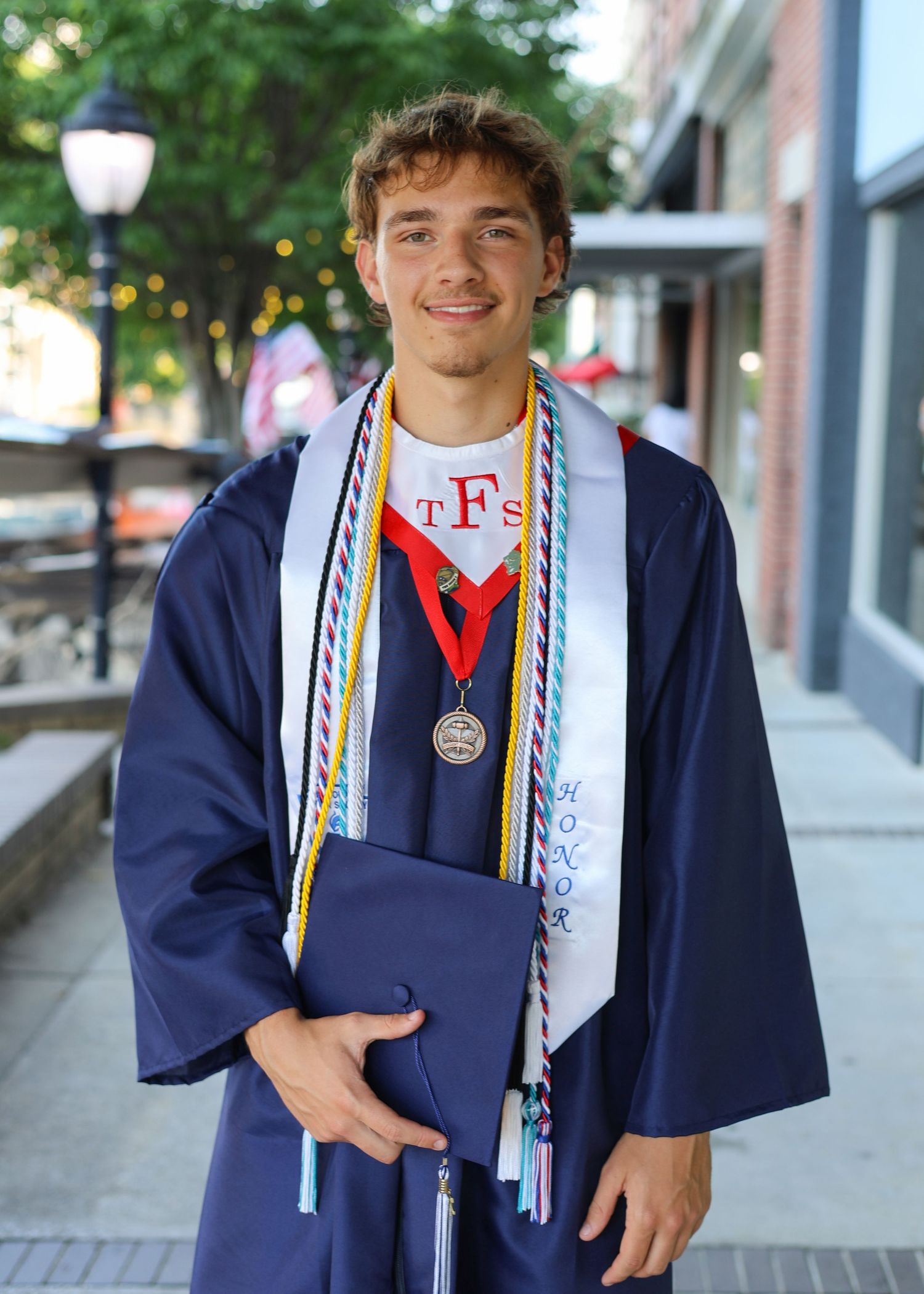 graduation photos, NC state grad raleigh graduates senior photos outdoor graduation images natural light photography bright true to color