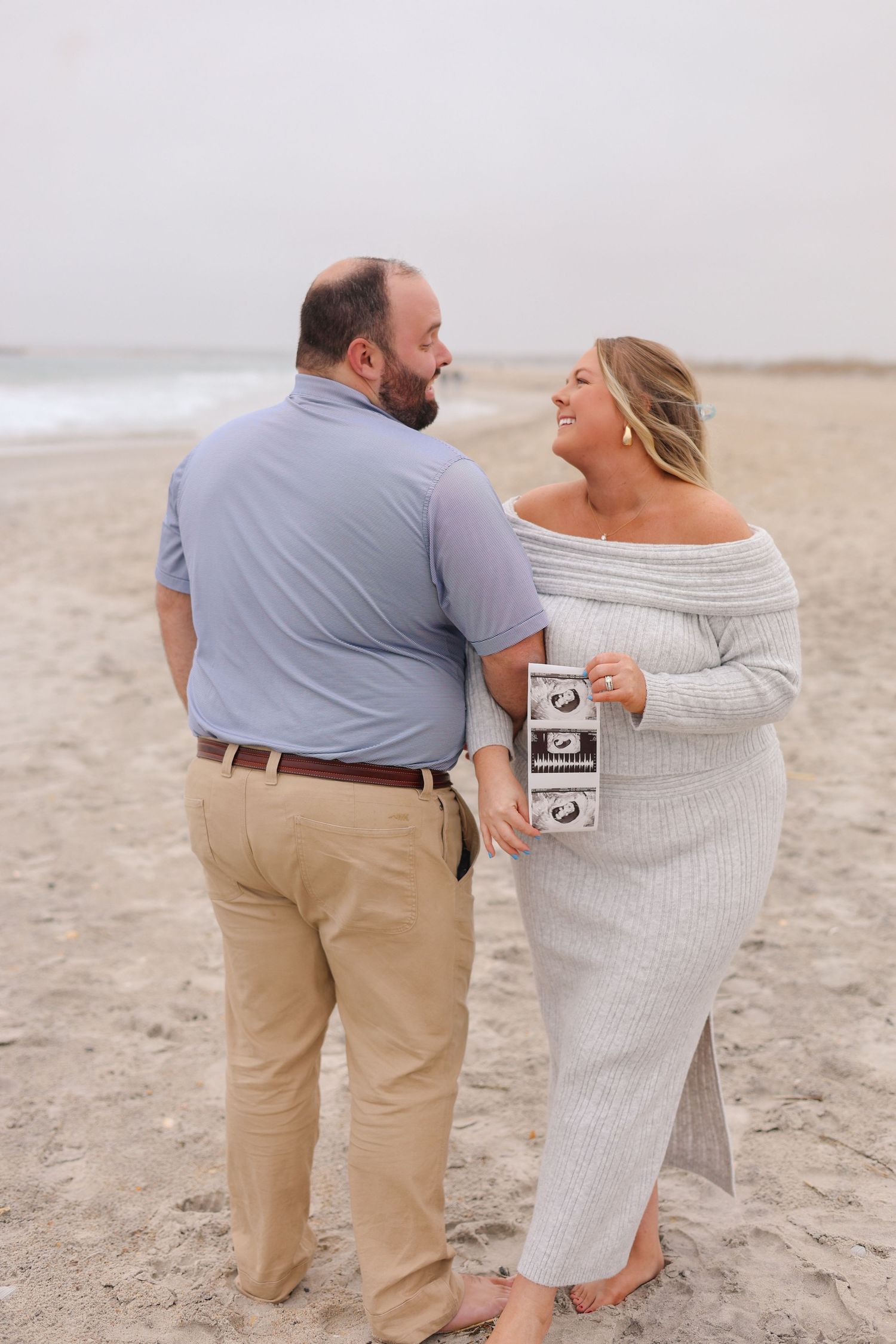 Wrightsville beach, announcement pictures, pregnancy announcement photography, beach pictures