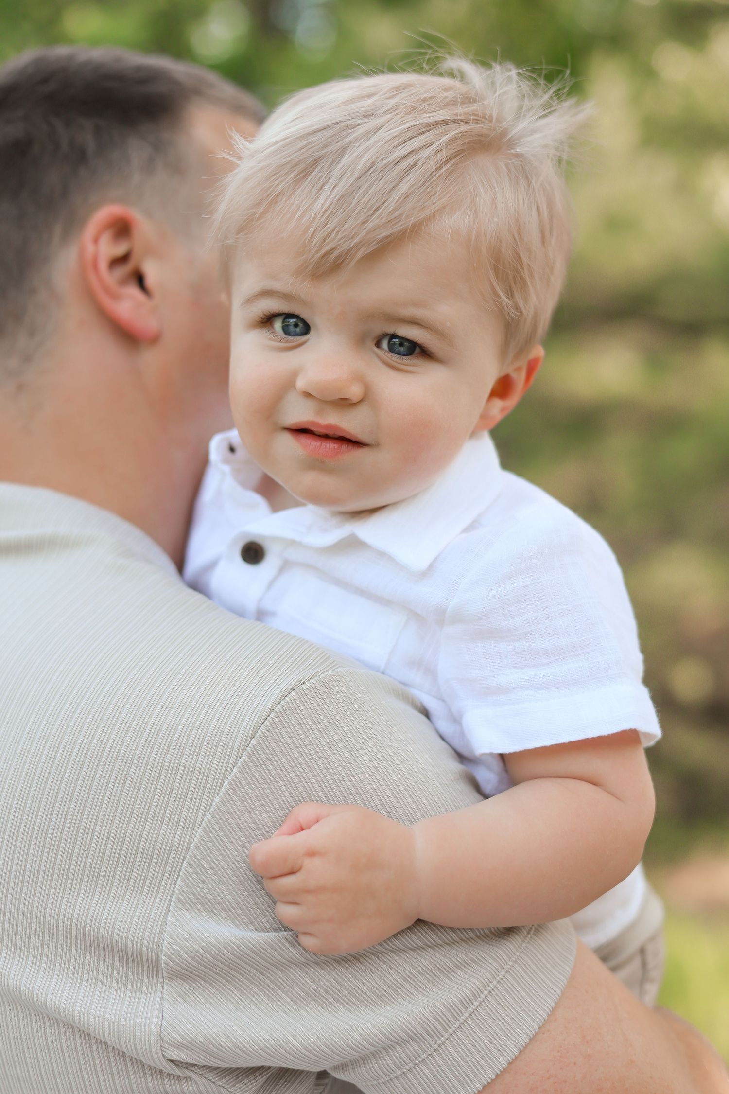 mommy and me photos, family pictures, little kid smiling, fun family pictures, whimsical, soft photos