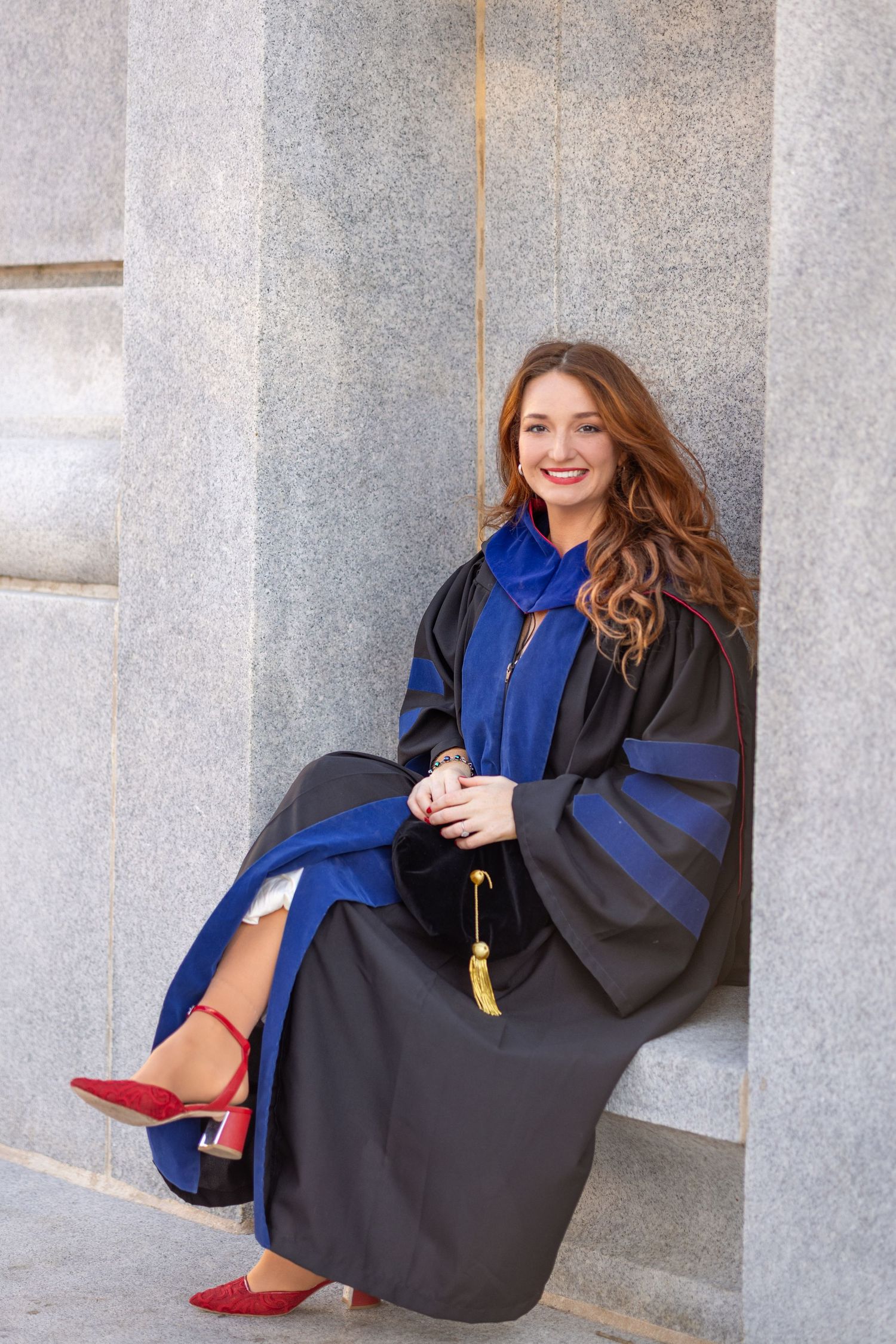 graduation photos NC state grad raleigh graduates senior photos outdoor graduation images natural light photography bright true to color unc