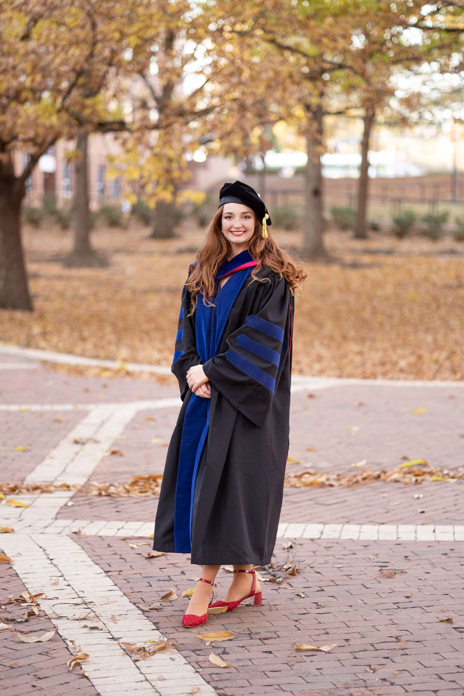 graduation photos NC state grad raleigh graduates senior photos outdoor graduation images natural light photography bright true to color unc