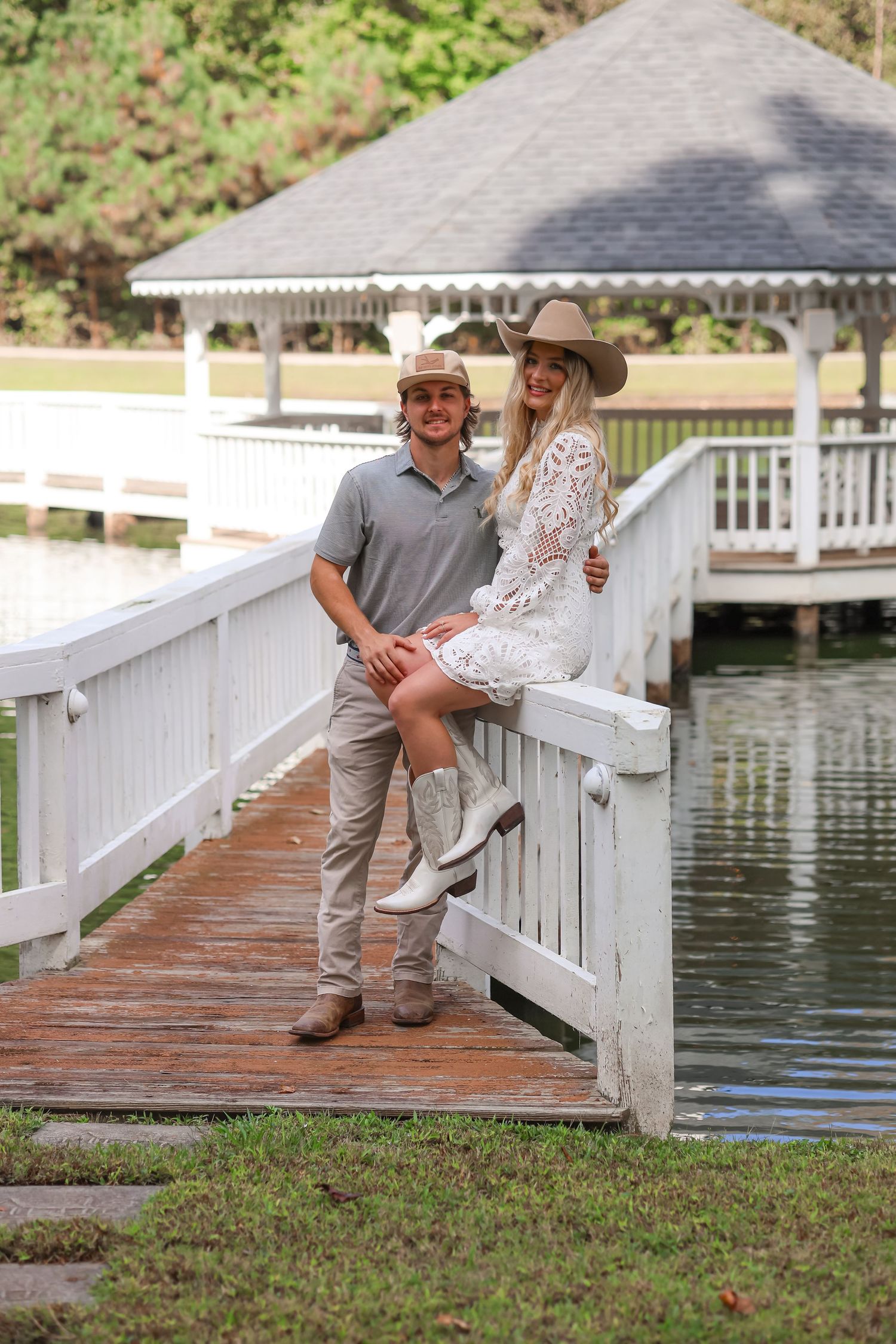 engagement pictures, seven paths manor, raleigh engagement, classy bright true to color, north carolina engagement photographer