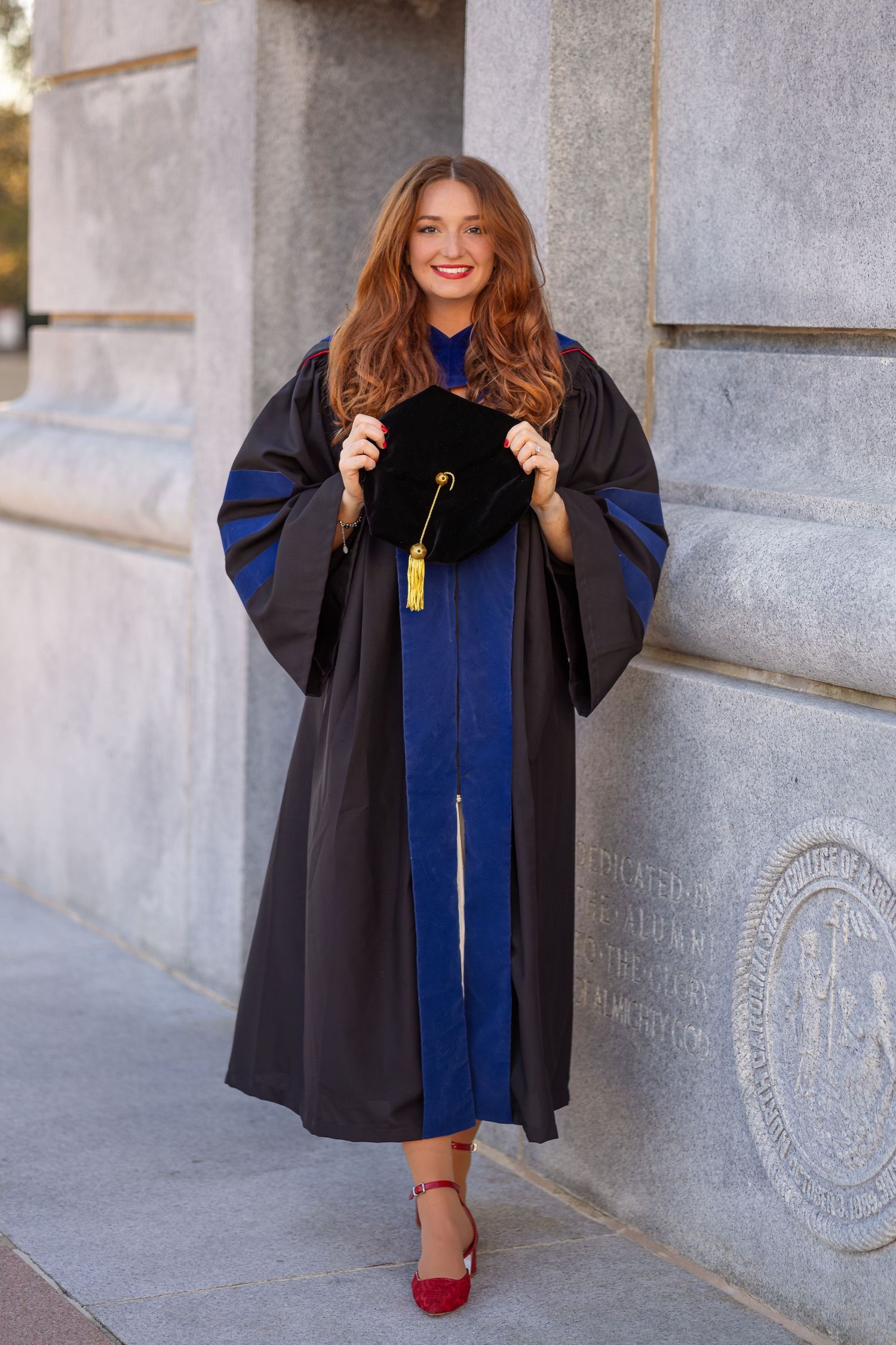 graduation photos NC state grad raleigh graduates senior photos outdoor graduation images natural light photography bright true to color unc