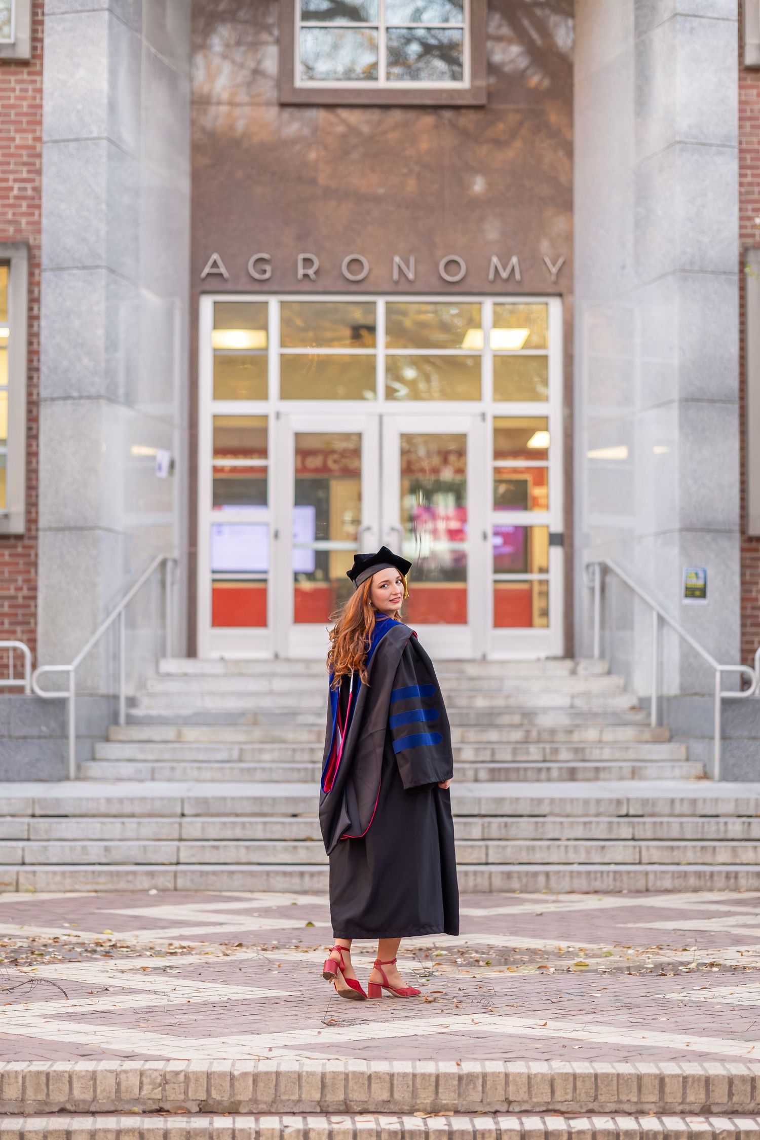graduation photos NC state grad raleigh graduates senior photos outdoor graduation images natural light photography bright true to color unc