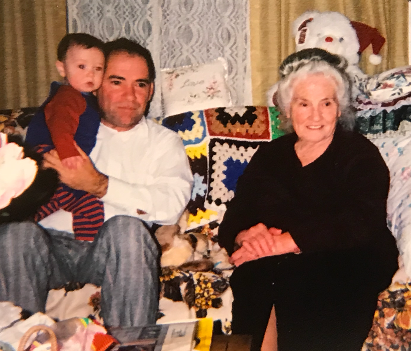 kid throwback pic, family