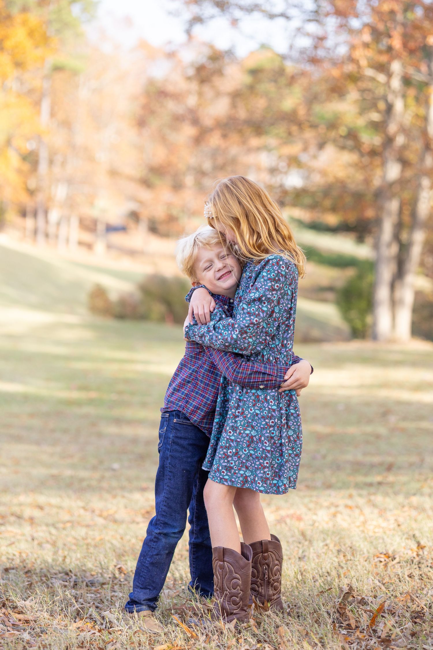 fall family photos outdoors, raleigh durham area, sibling pictures