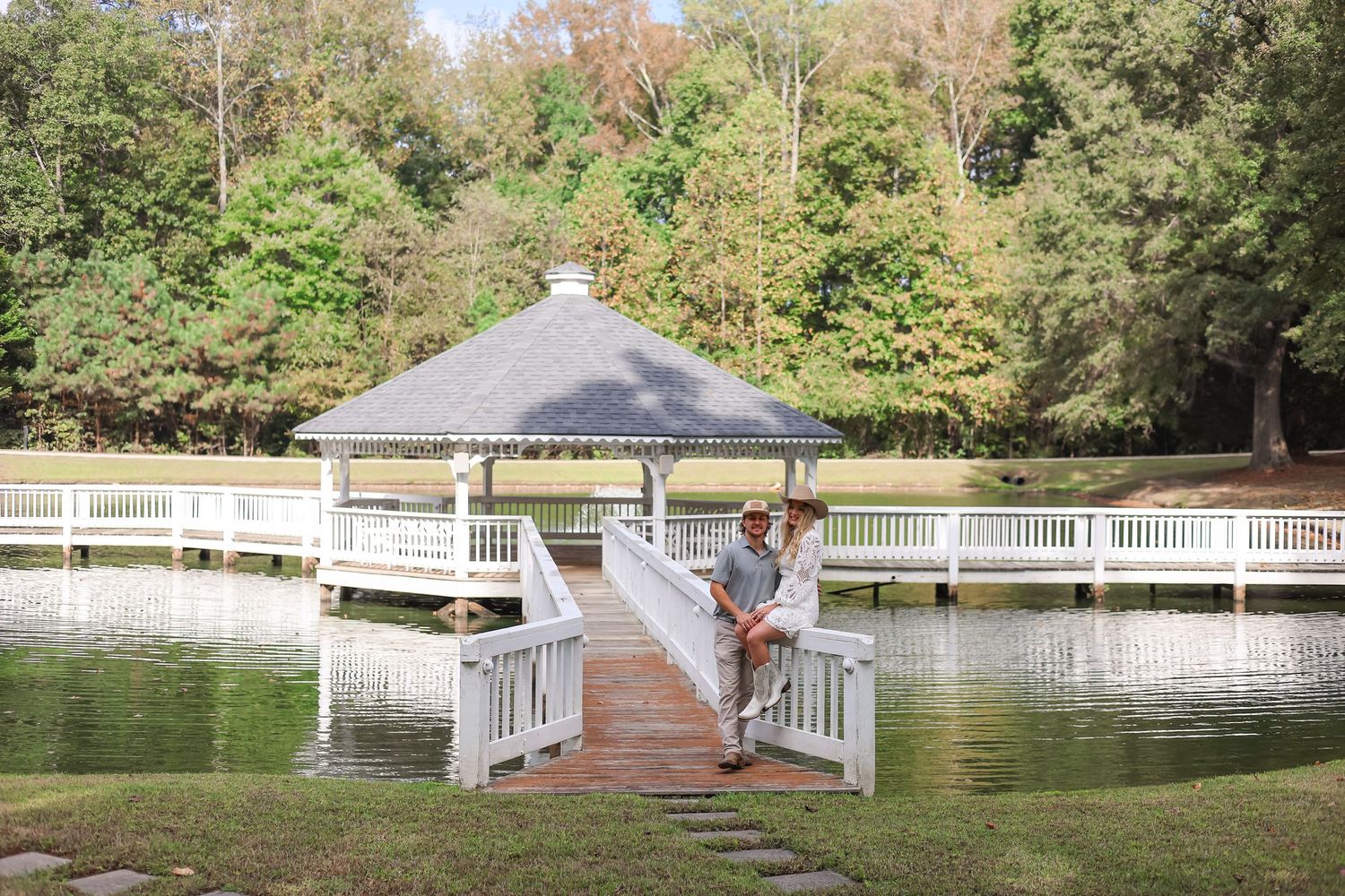 engagement pictures, seven paths manor, raleigh engagement, classy bright true to color, north carolina engagement photographer