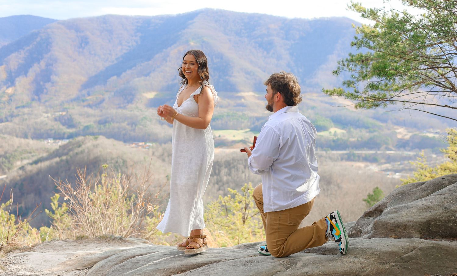 dreamy couples pictures, outdoors, engagement