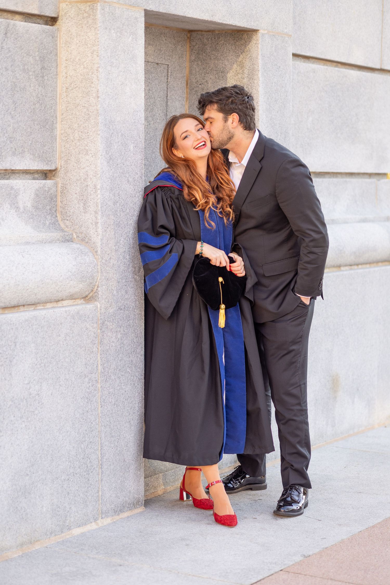 graduation photos NC state grad raleigh graduates senior photos outdoor graduation images natural light photography bright true to color unc