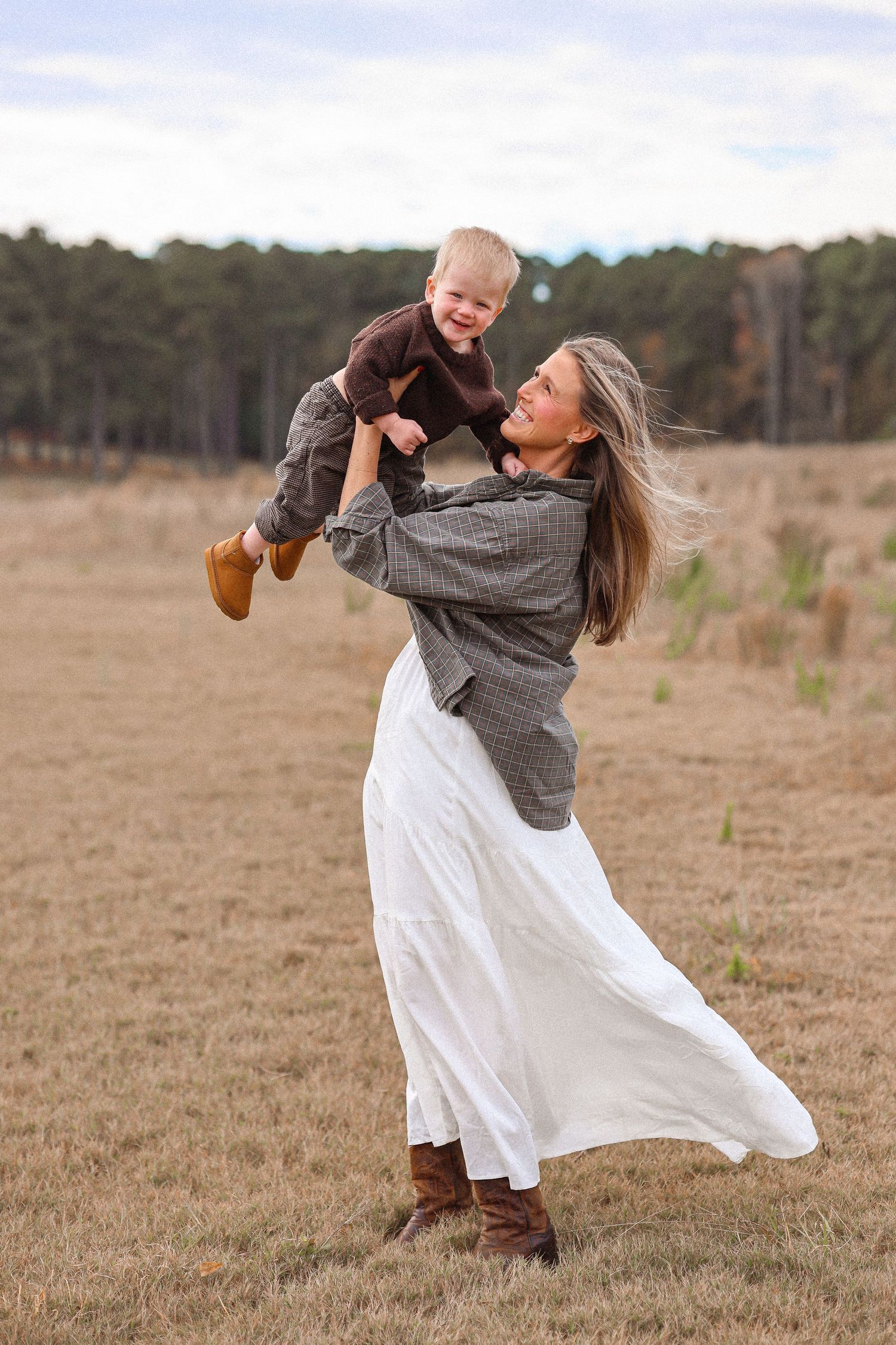 family photos, couples, family outdoors, raleigh photographer, raleigh nc, couples pictures, fall photos, fall family pictures, affordable