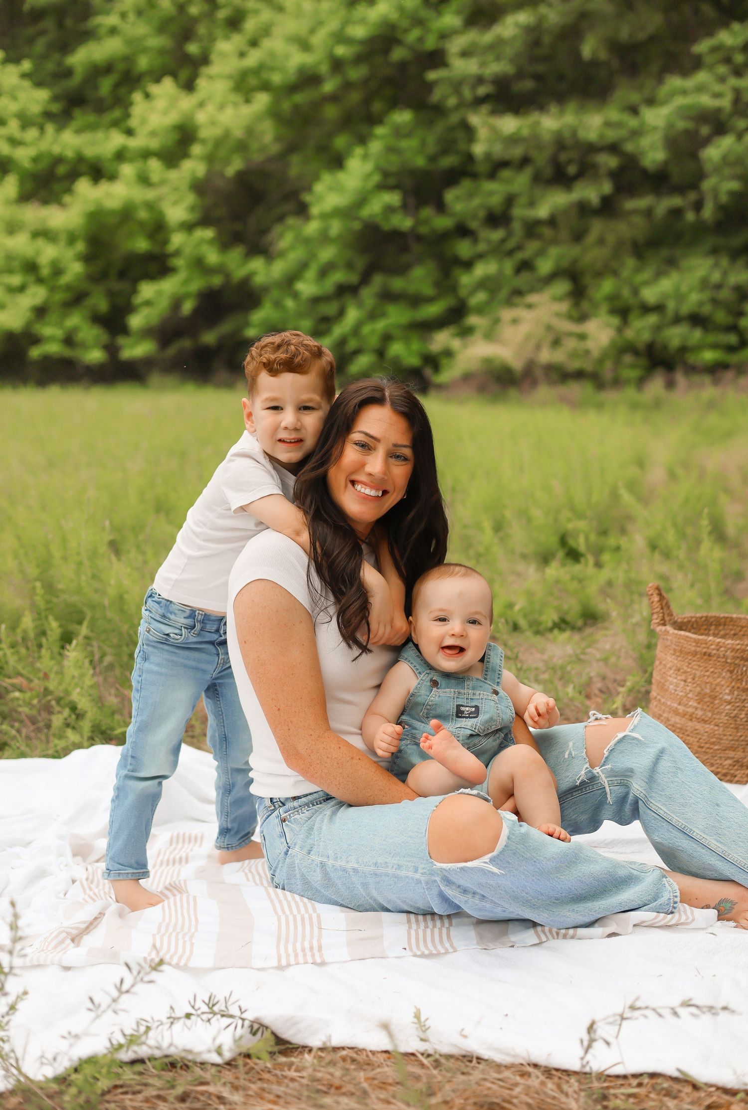 dreamy family photos, dreamy mommy and me photos. outdoors, country