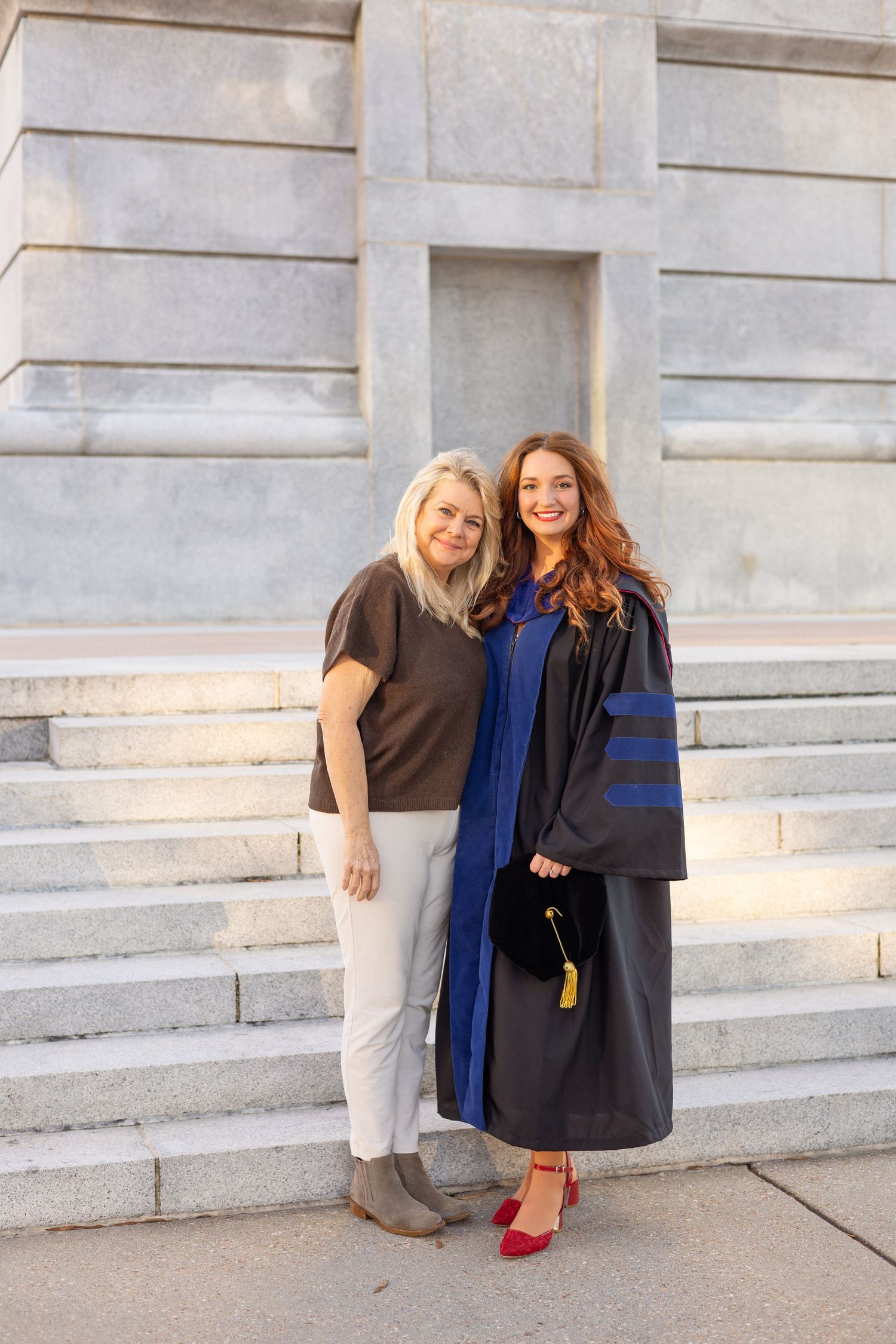 graduation photos NC state grad raleigh graduates senior photos outdoor graduation images natural light photography bright true to color unc
