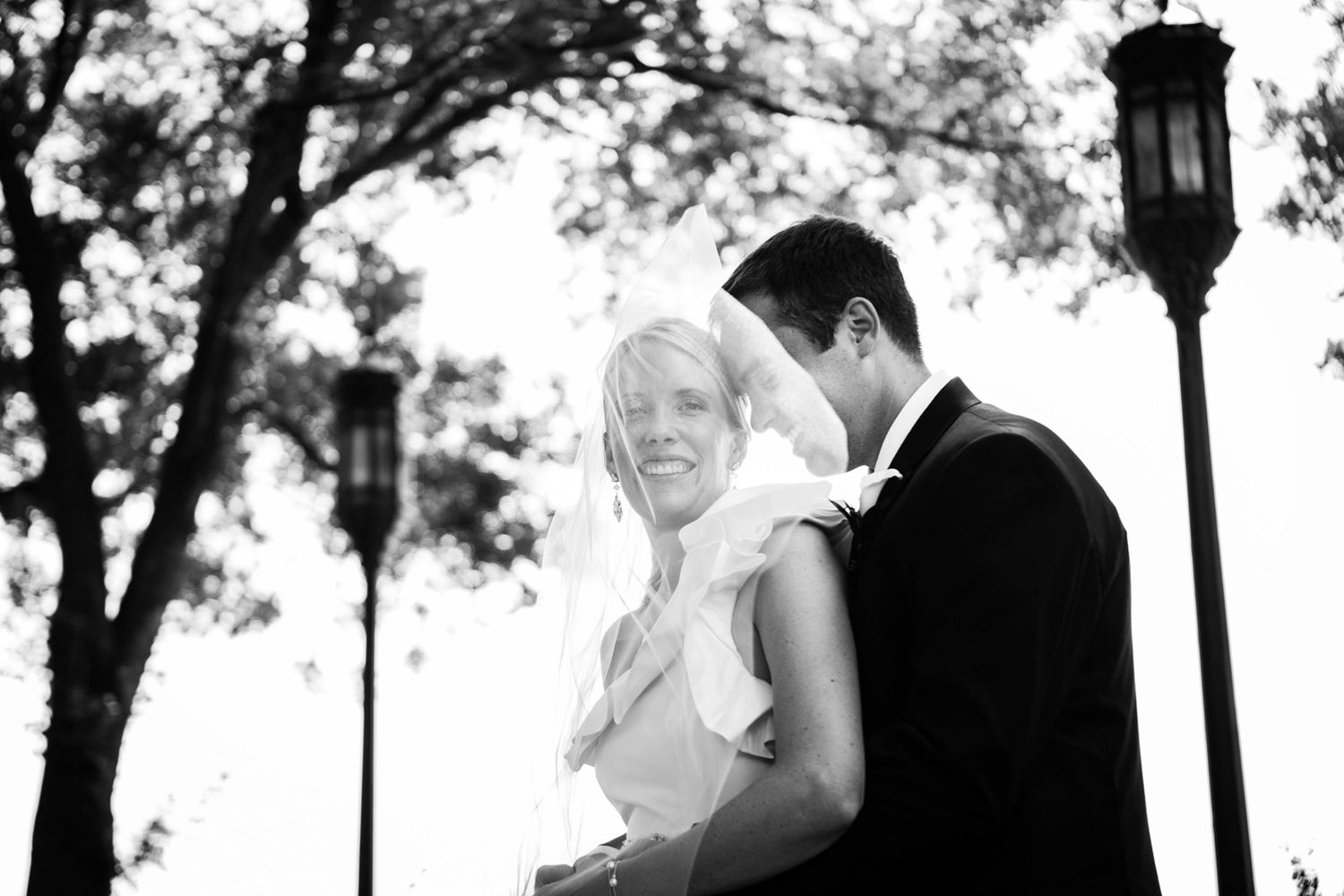 photo under the veil of the bride and groom