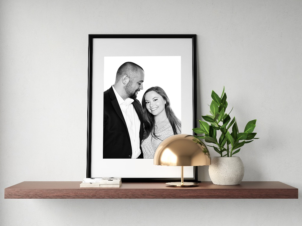 frame wedding guest