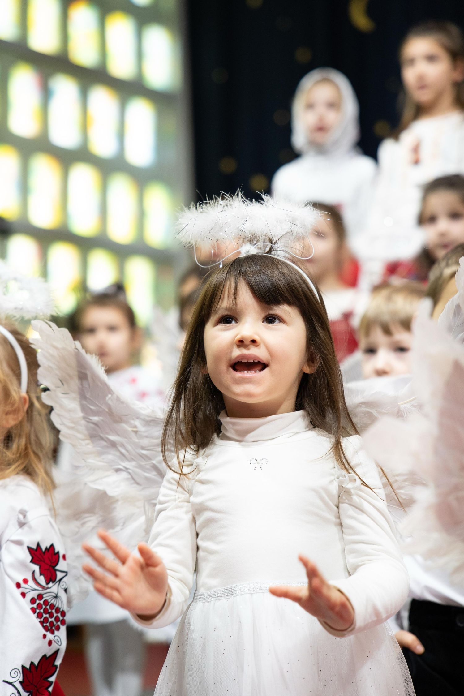 Un enfant qui chante.