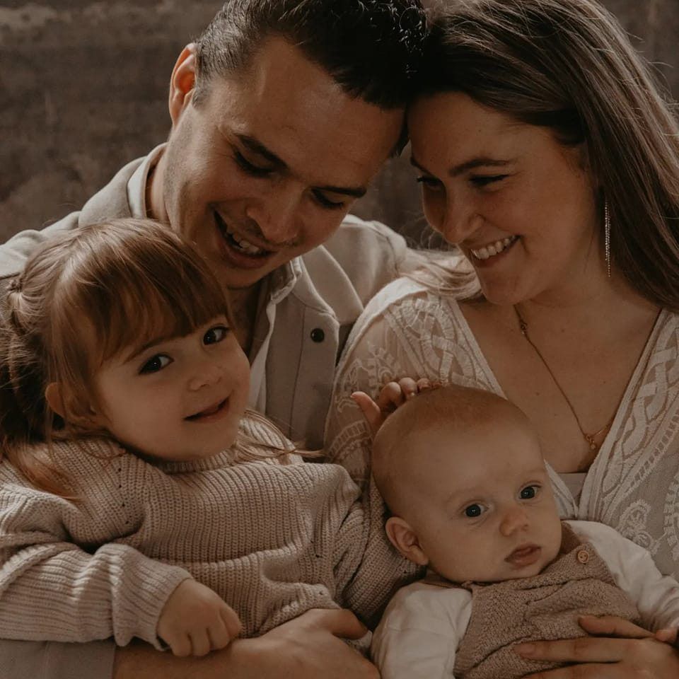 Mijn gezin! Door hen kan ik al het moois vastleggen, wat mij inspireert als fotograaf. Hun liefde en warmte zie je terug in mijn foto's