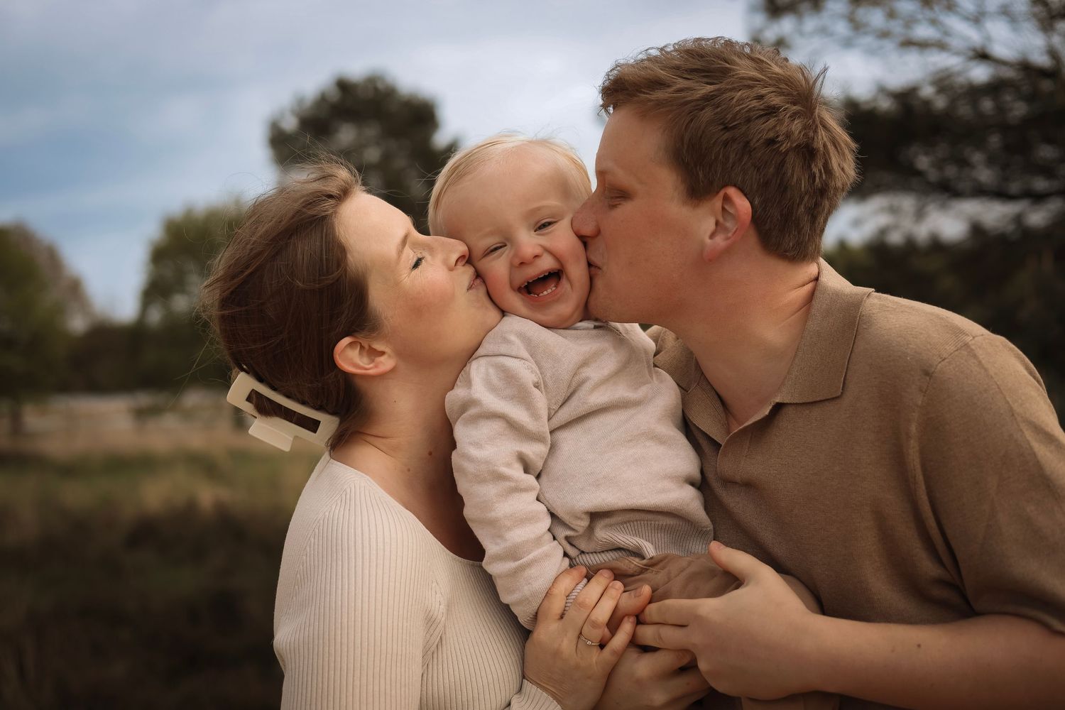 Leg de liefde van je gezin vast in Eindhoven, Noord-Brabant met prachtige, professionele fotografie.