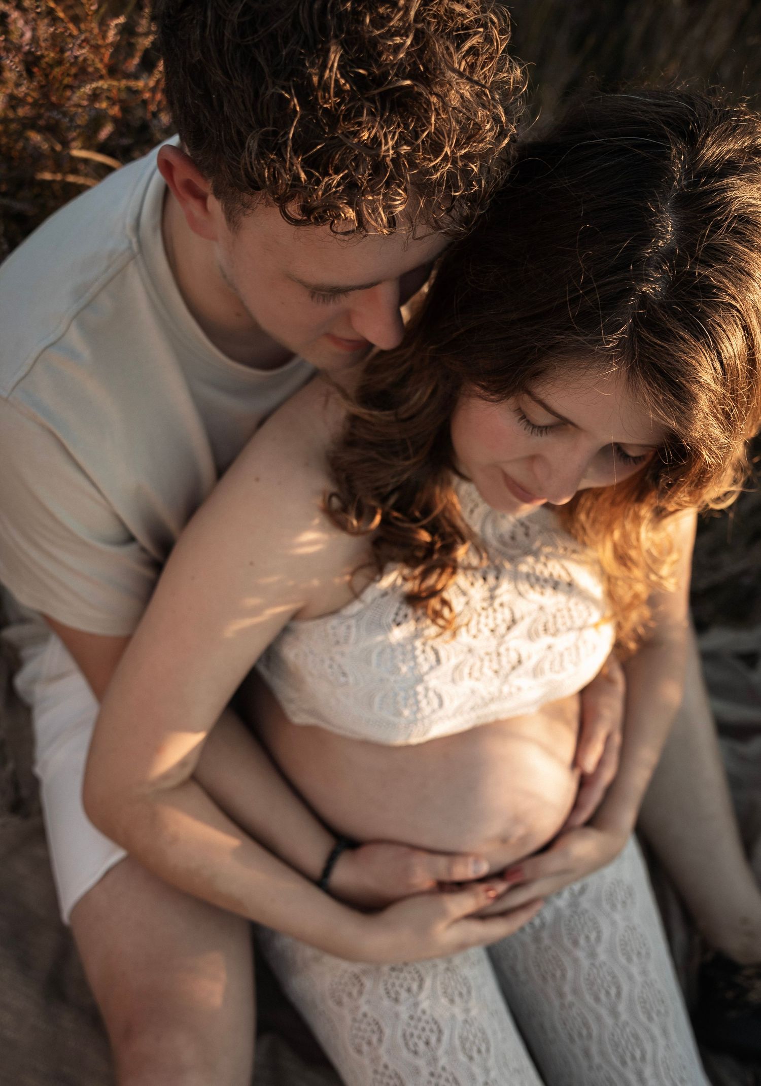Zwangerschapsfotografie met je partner in Eindhoven, Noord-Brabant. Vang de bijzondere momenten van jullie samen in prachtige foto's